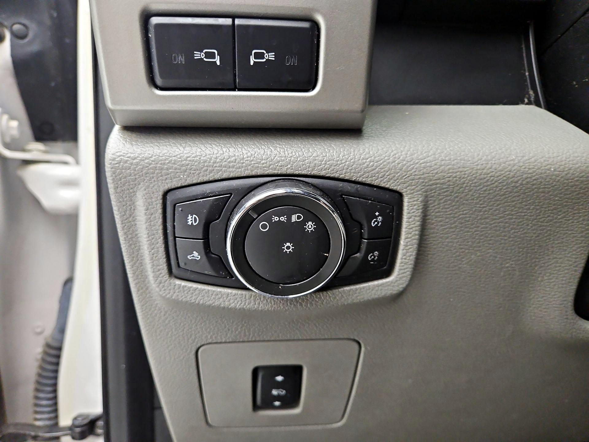 Thumbnail: 2016 Ford F-150 - 13