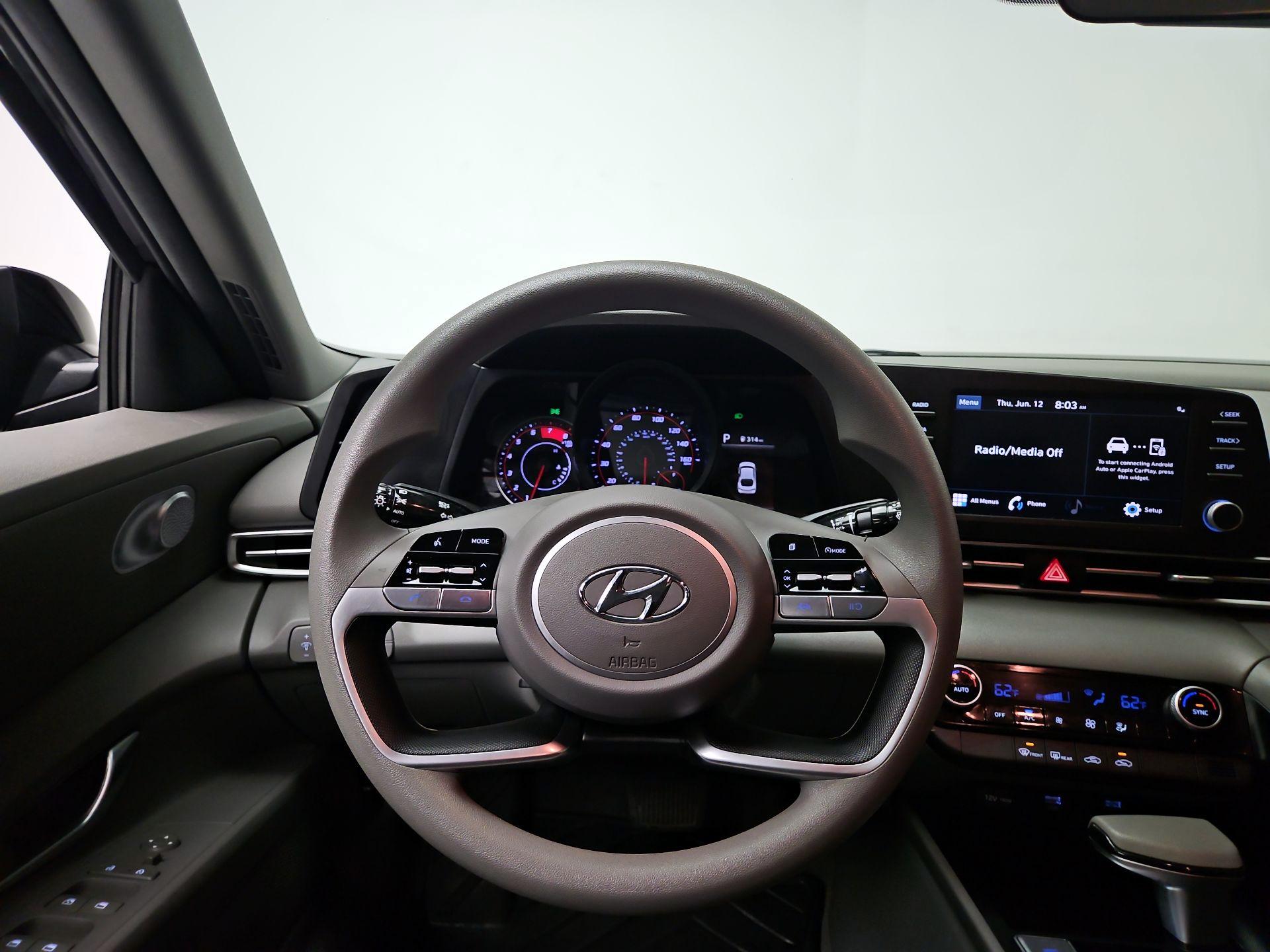 Thumbnail: 2022 Hyundai Elantra - 10