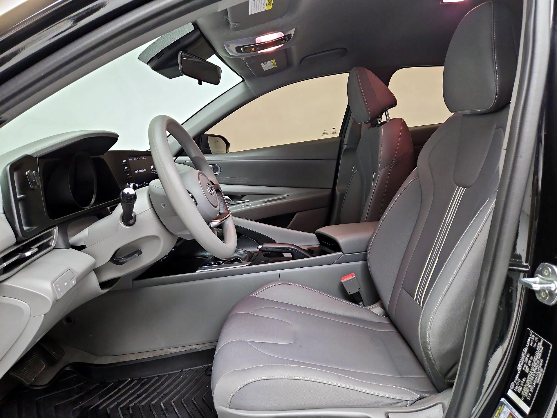 Thumbnail: 2022 Hyundai Elantra - 11