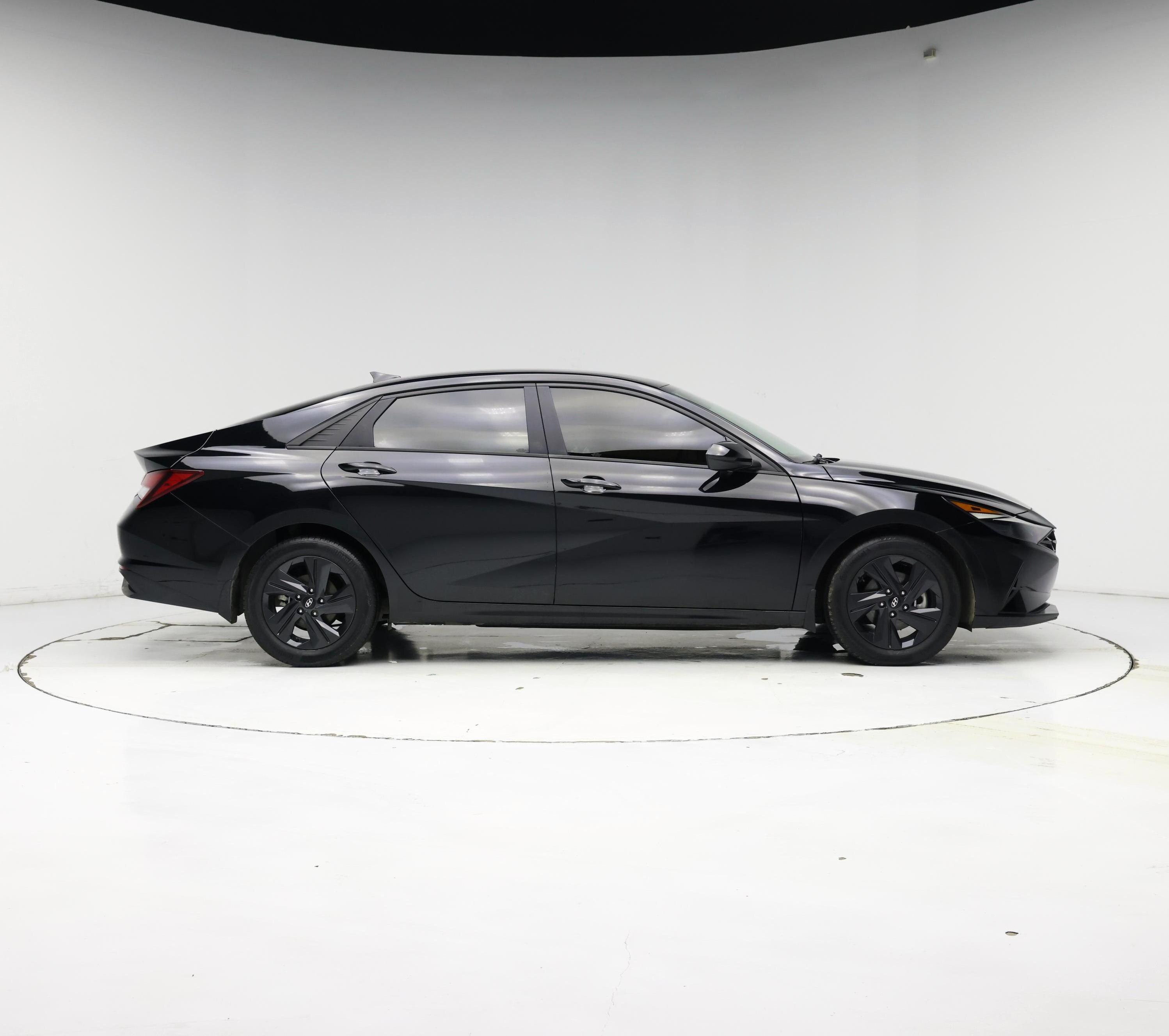 Thumbnail: 2022 Hyundai Elantra - 7