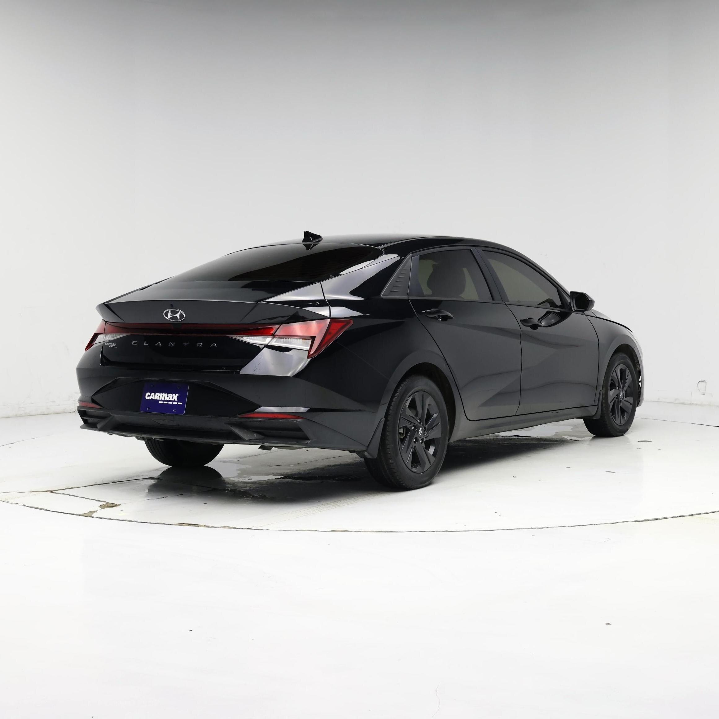 Thumbnail: 2022 Hyundai Elantra - 8