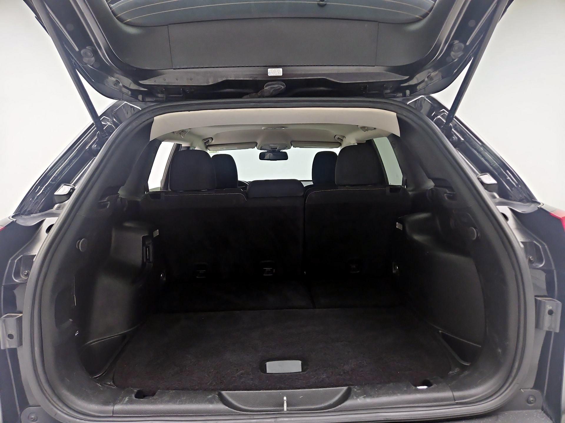 Thumbnail: 2017 Jeep Cherokee - 18