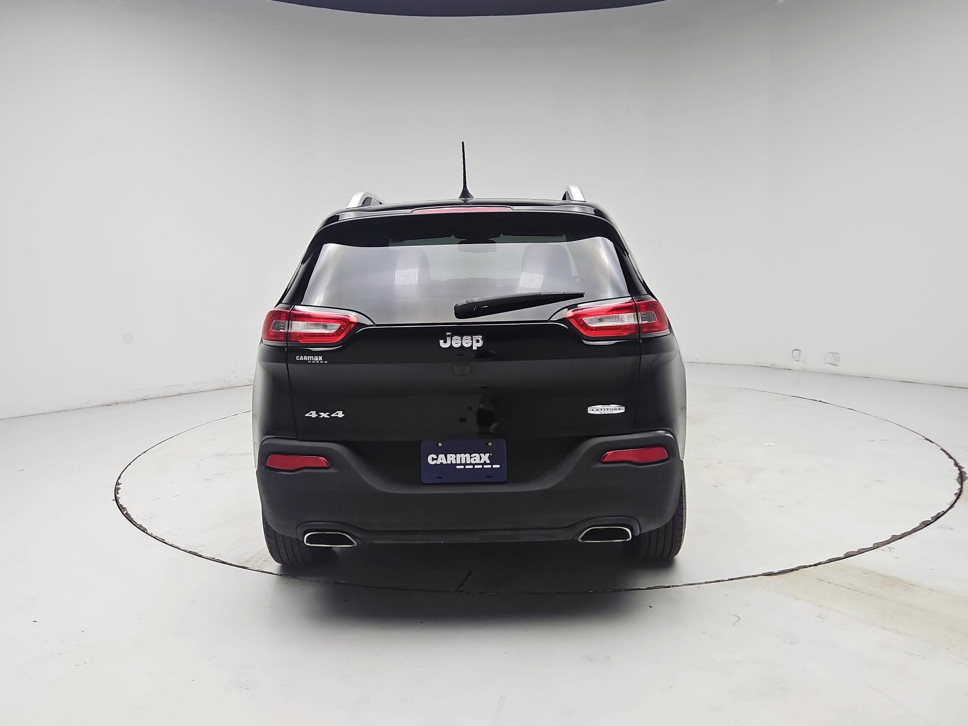 Thumbnail: 2017 Jeep Cherokee - 6