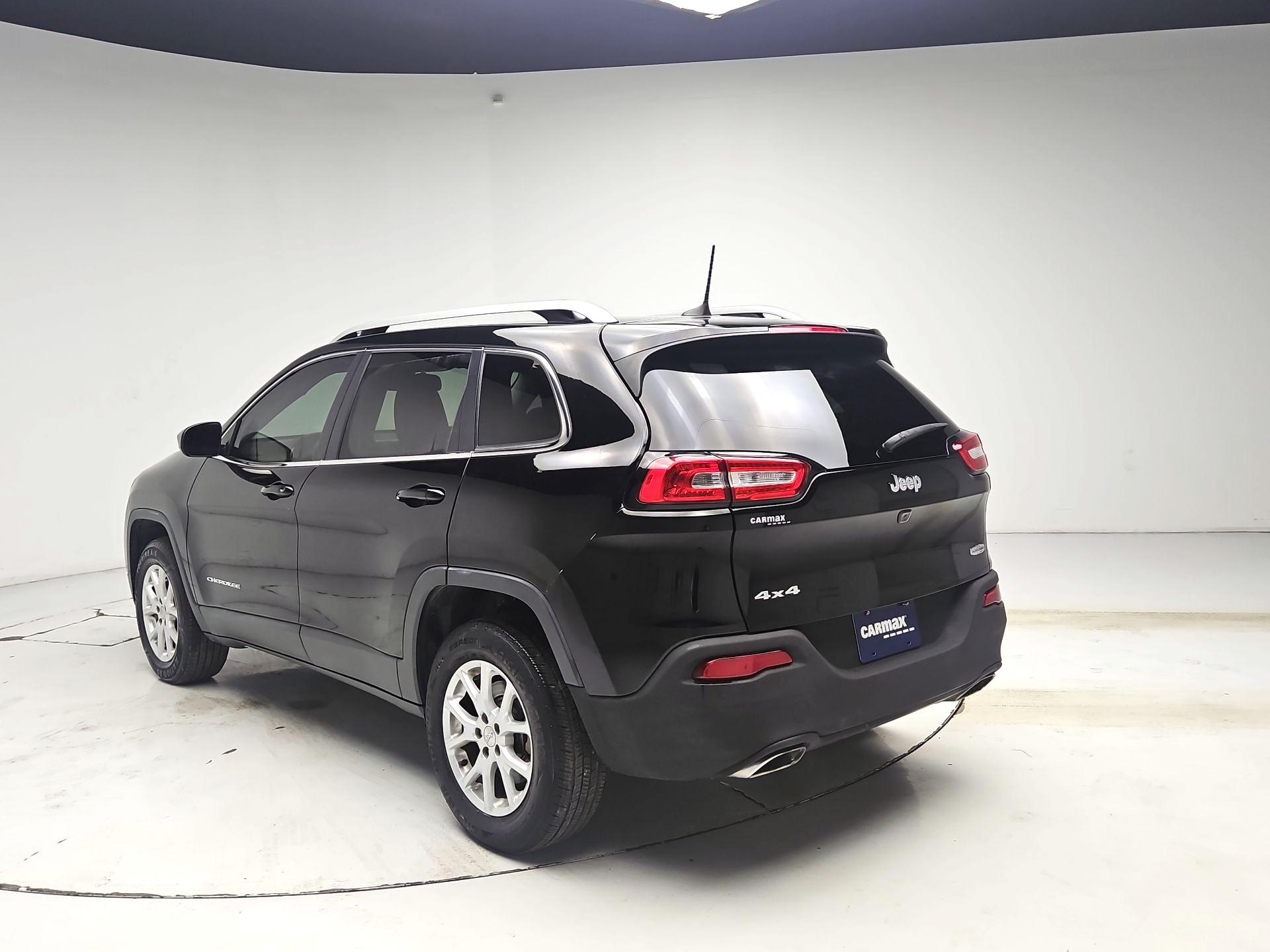 Thumbnail: 2017 Jeep Cherokee - 7