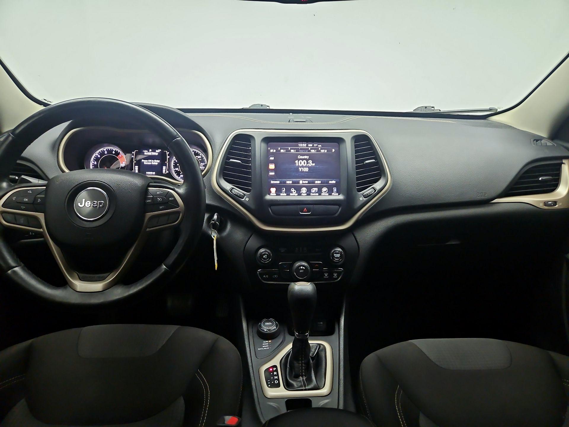 Thumbnail: 2017 Jeep Cherokee - 8