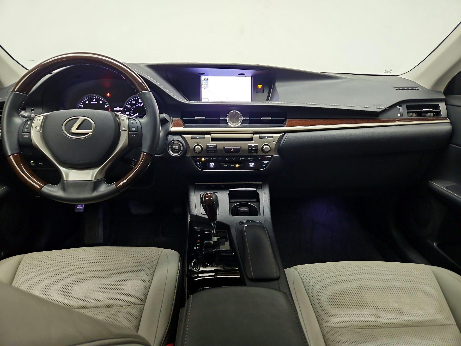Thumbnail: 2013 Lexus ES - 9