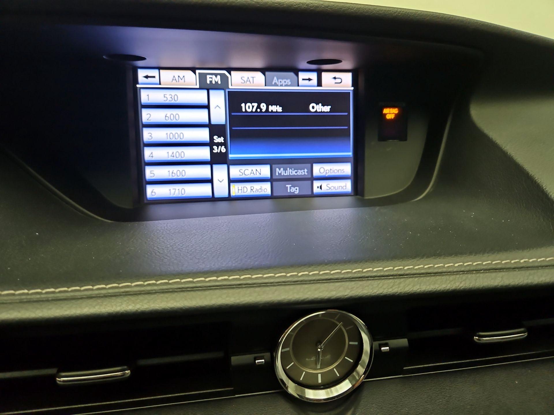 Thumbnail: 2013 Lexus ES - 16