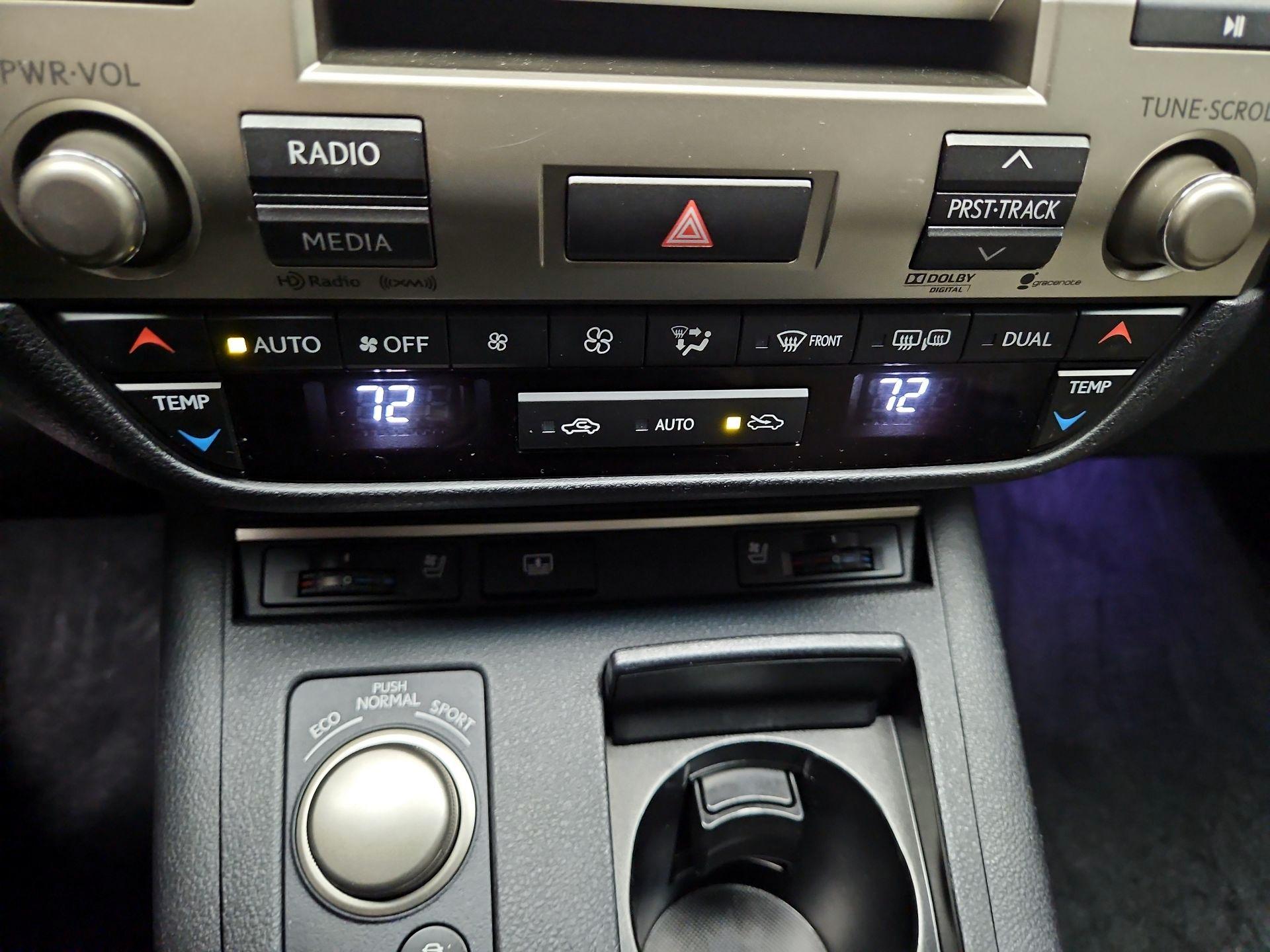 Thumbnail: 2013 Lexus ES - 17