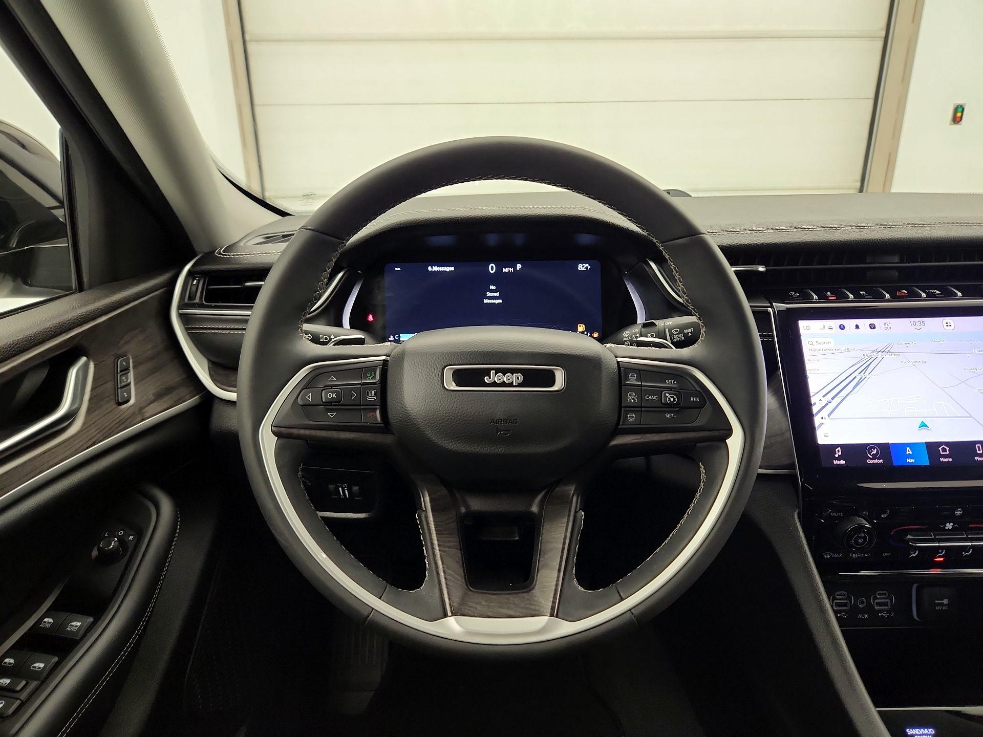 Thumbnail: 2023 Jeep Grand Cherokee - 10