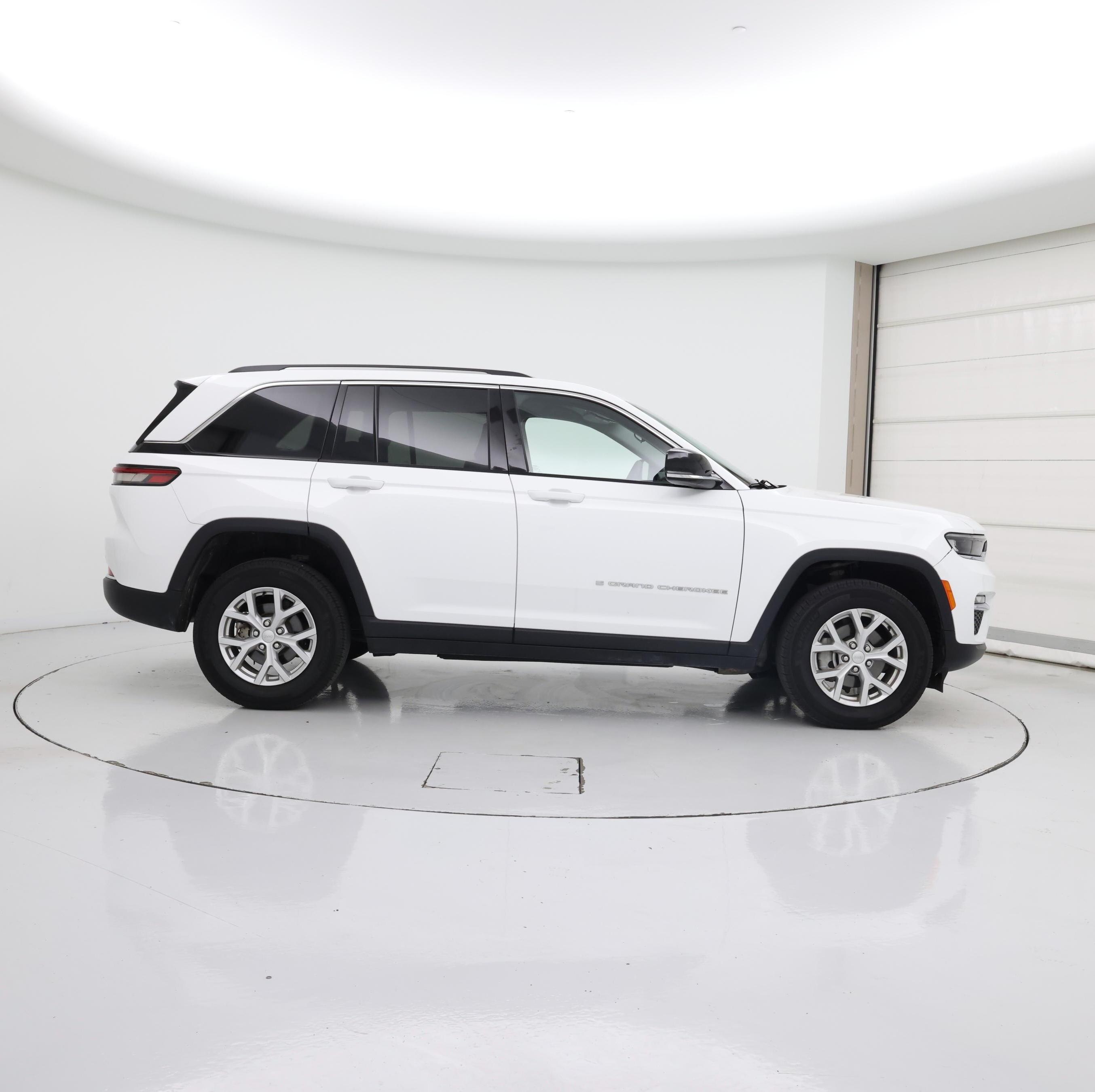 Thumbnail: 2023 Jeep Grand Cherokee - 7