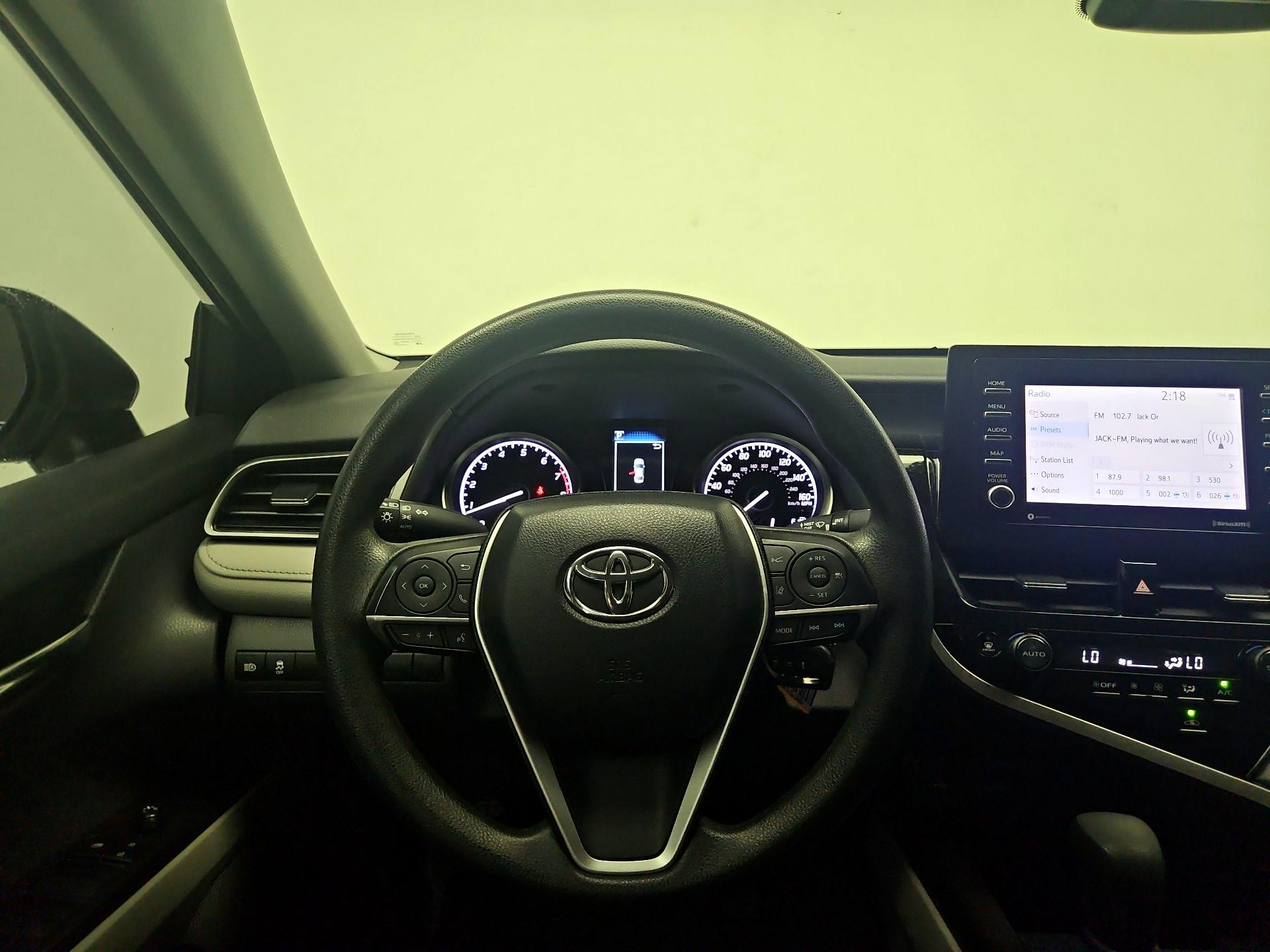Thumbnail: 2022 Toyota Camry - 10