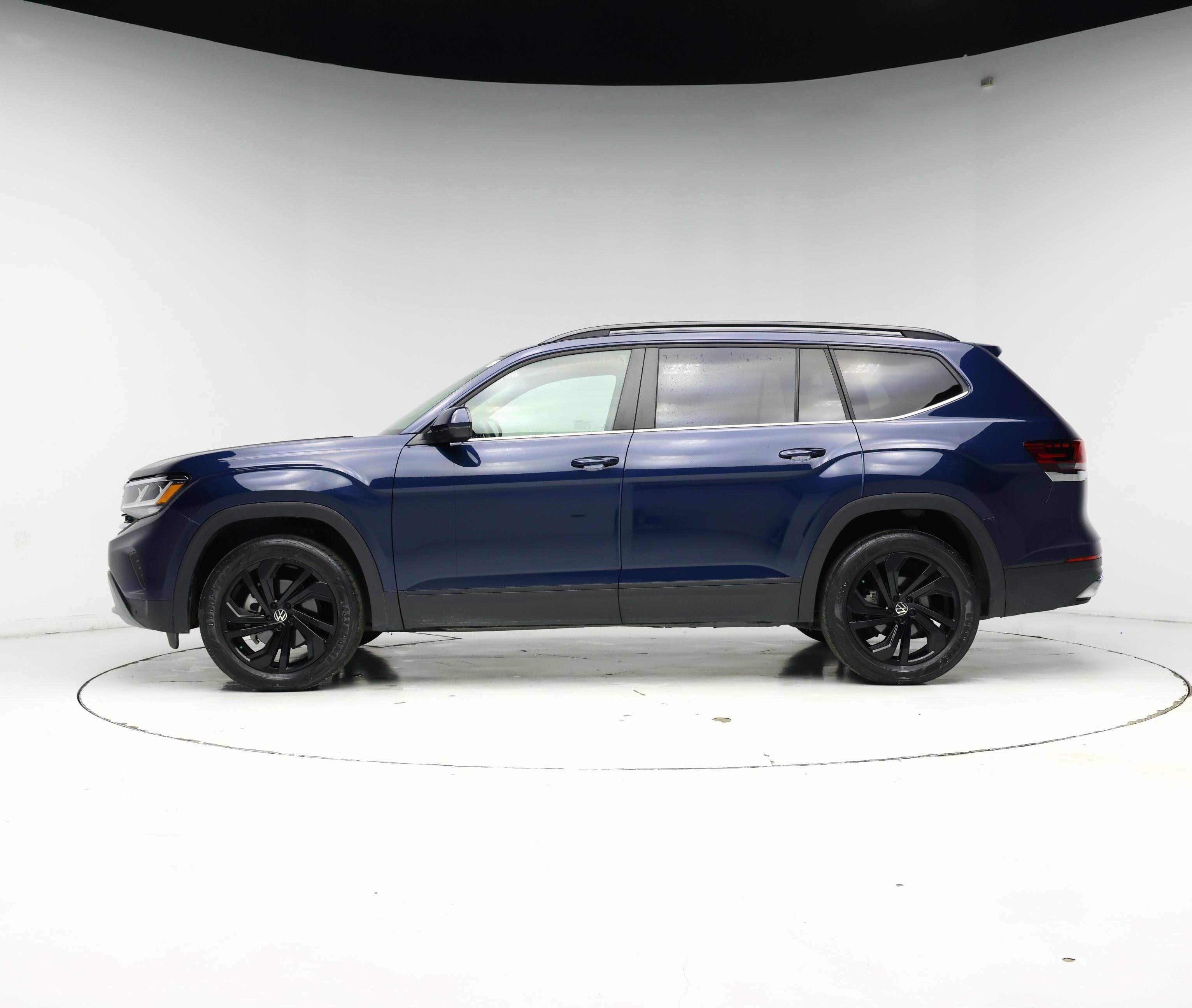 Thumbnail: 2022 Volkswagen Atlas - 3