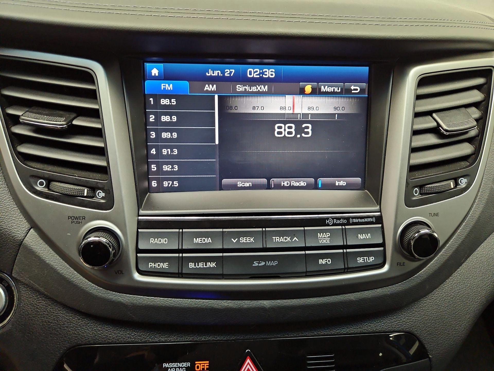 Thumbnail: 2016 Hyundai Tucson - 16