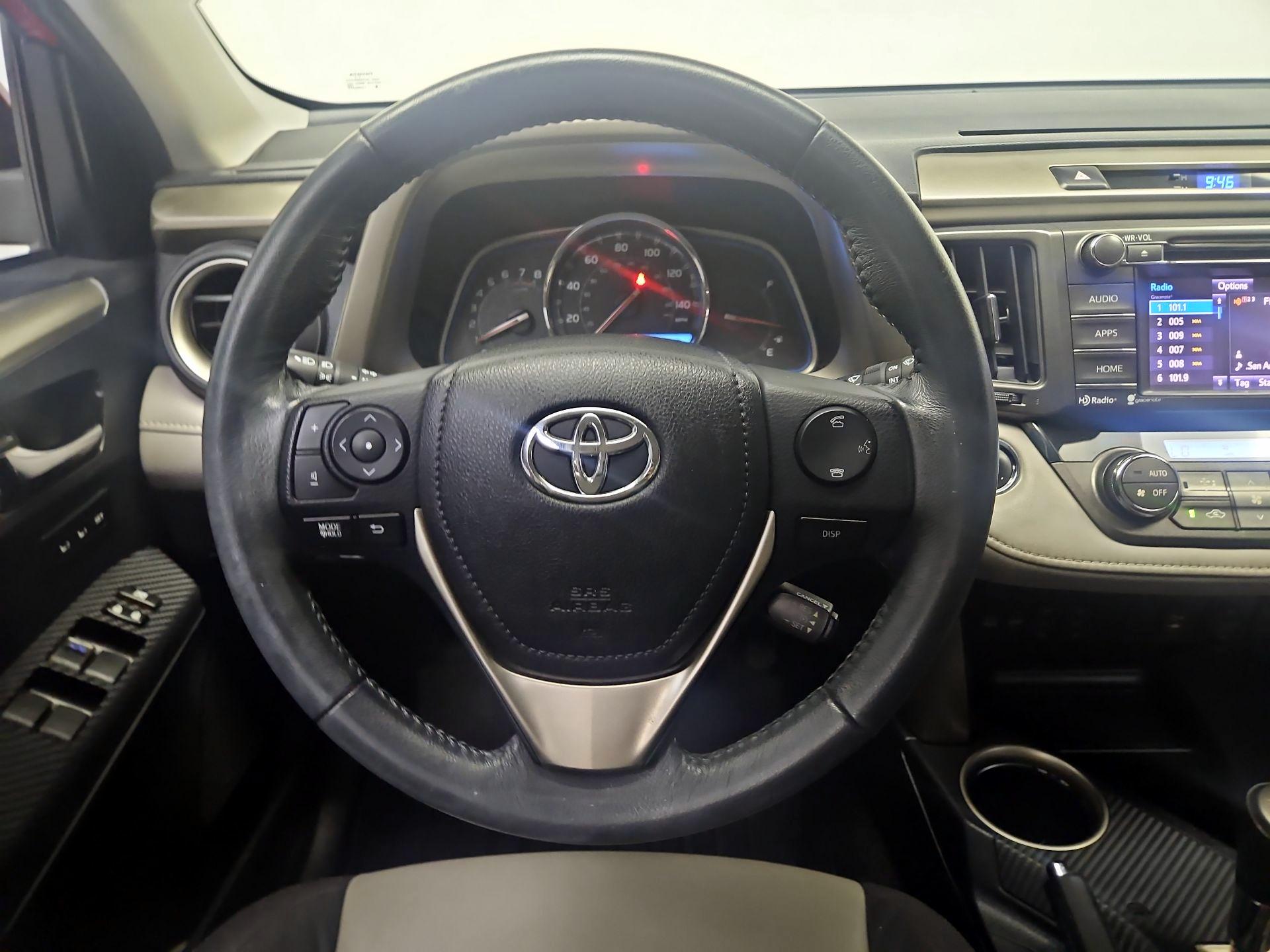 Thumbnail: 2015 Toyota RAV4 - 10