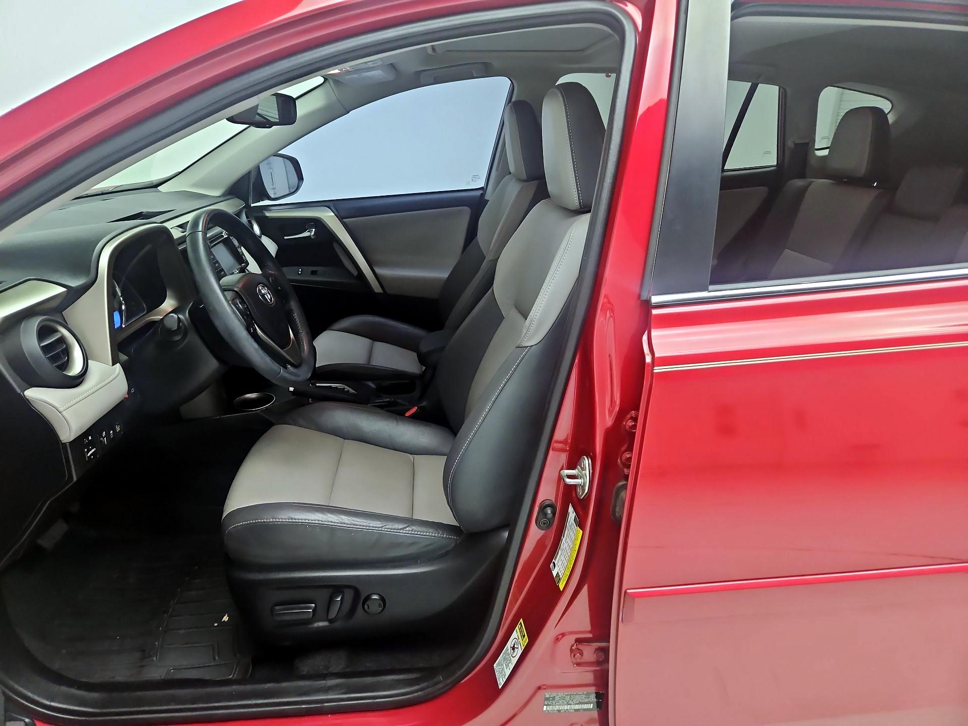 Thumbnail: 2015 Toyota RAV4 - 11