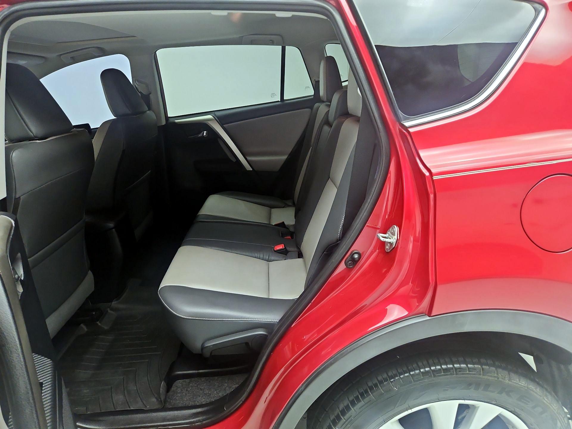Thumbnail: 2015 Toyota RAV4 - 20