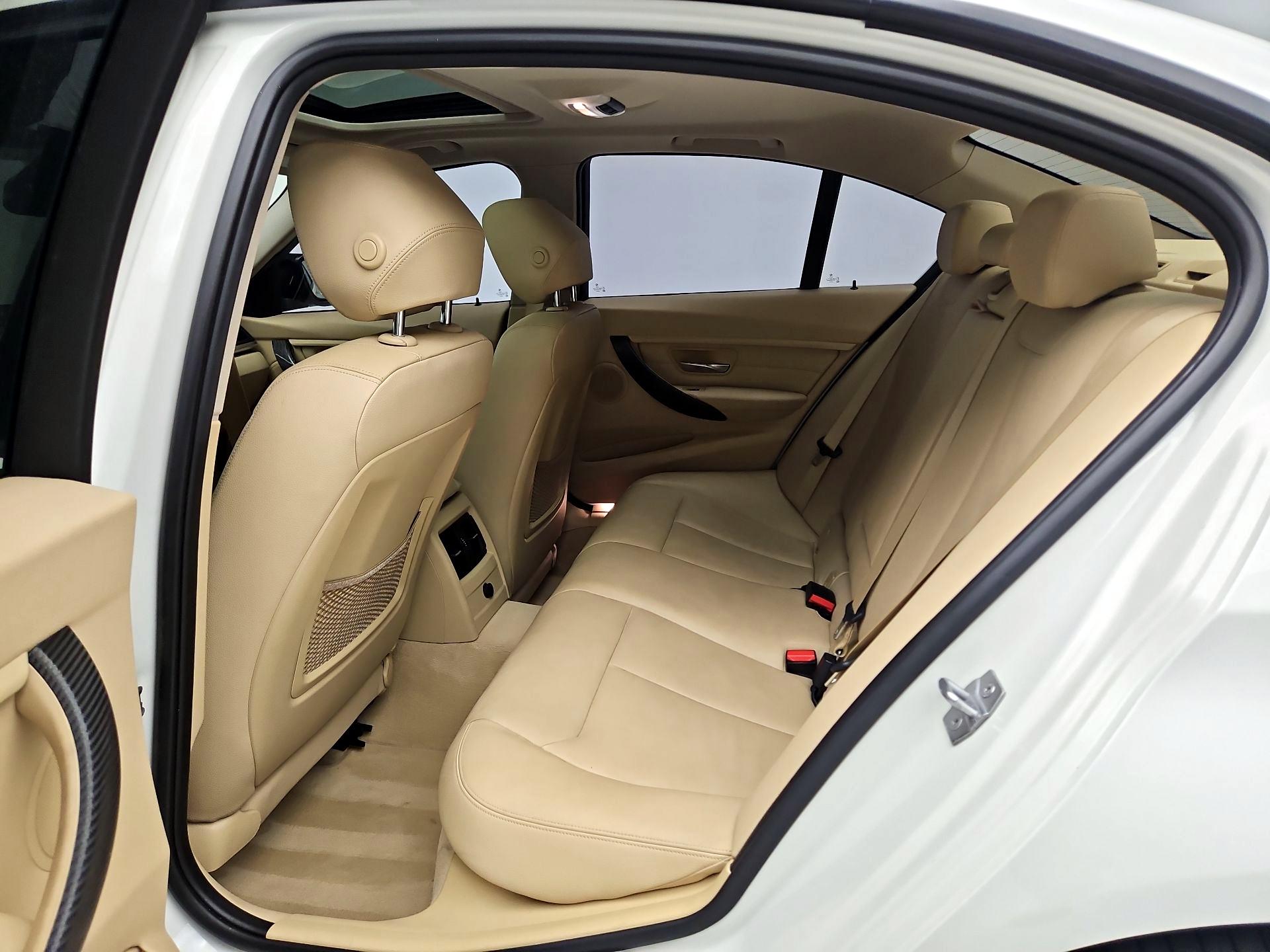 Thumbnail: 2014 BMW 3 Series - 17