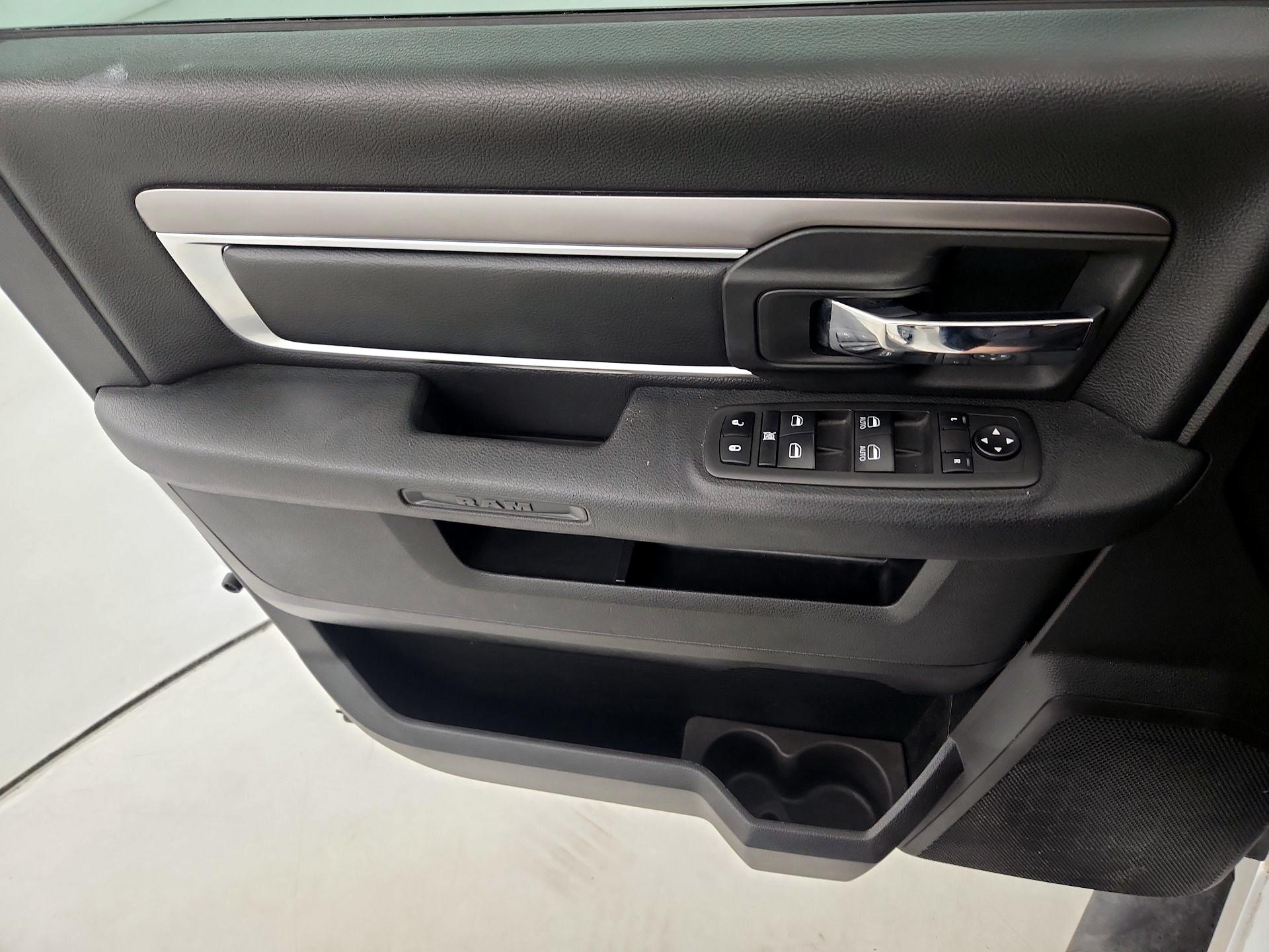 Thumbnail: 2021 RAM 1500 Classic - 12
