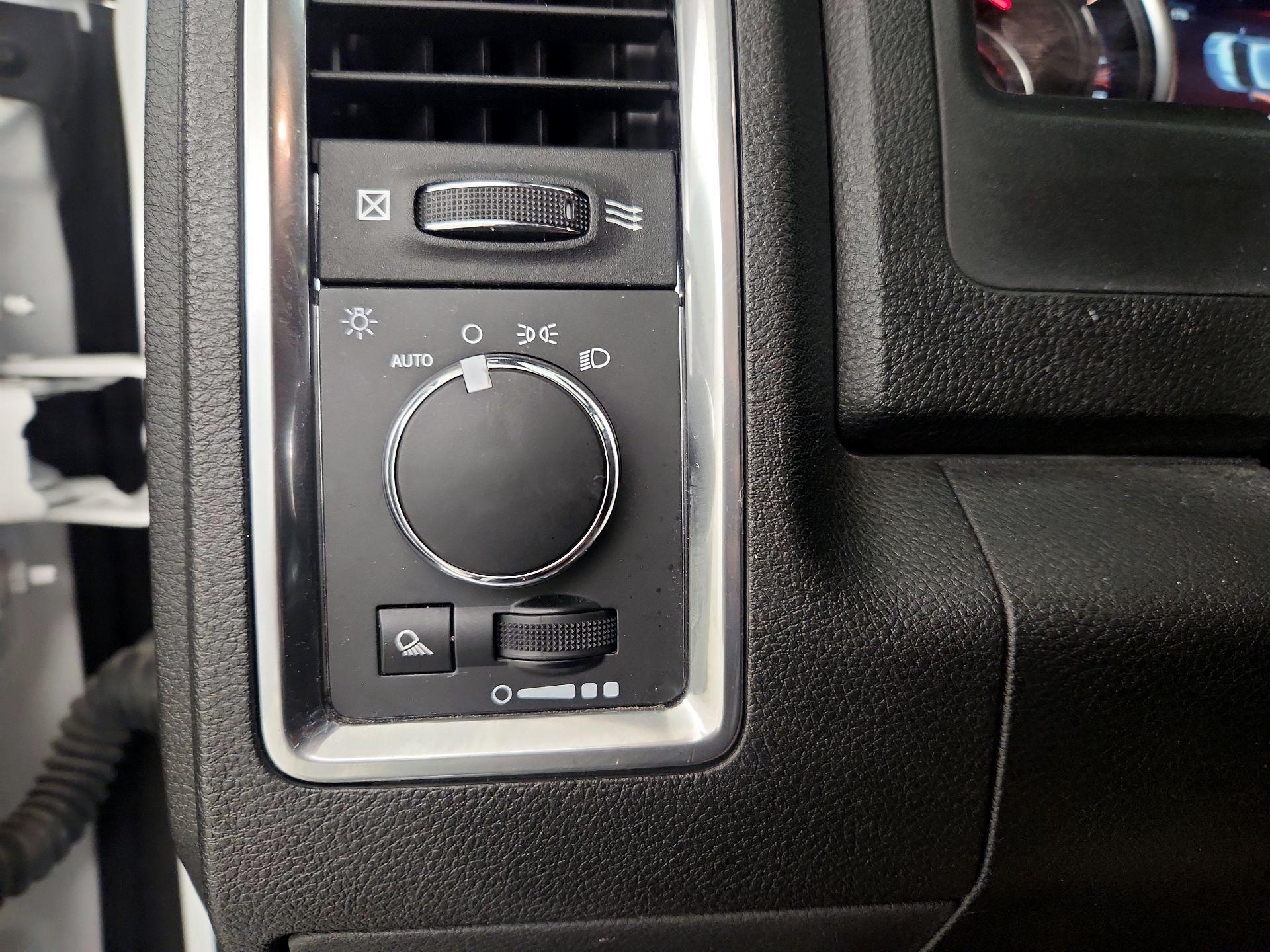 Thumbnail: 2021 RAM 1500 Classic - 13