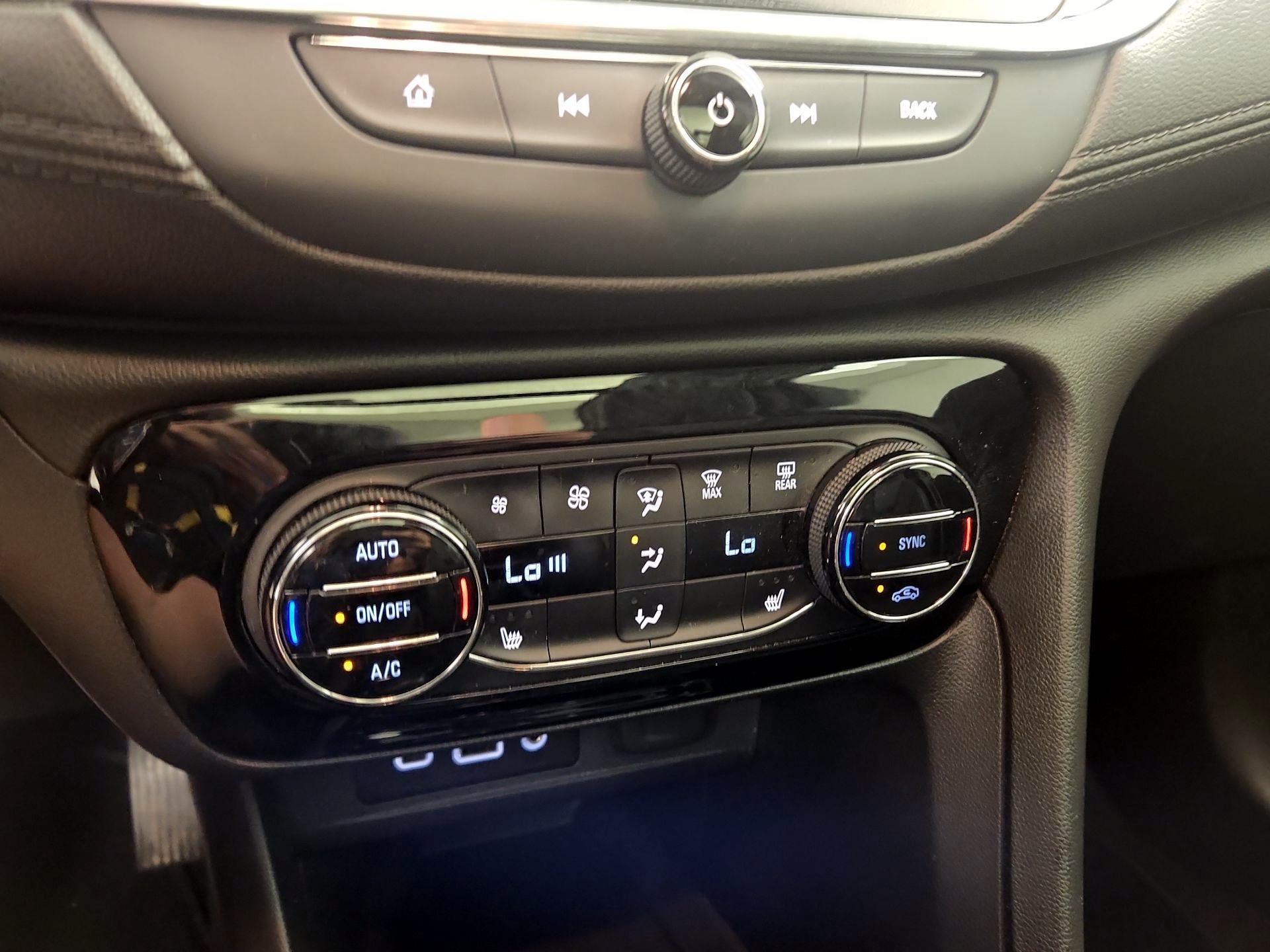 Thumbnail: 2020 Buick Encore GX - 16