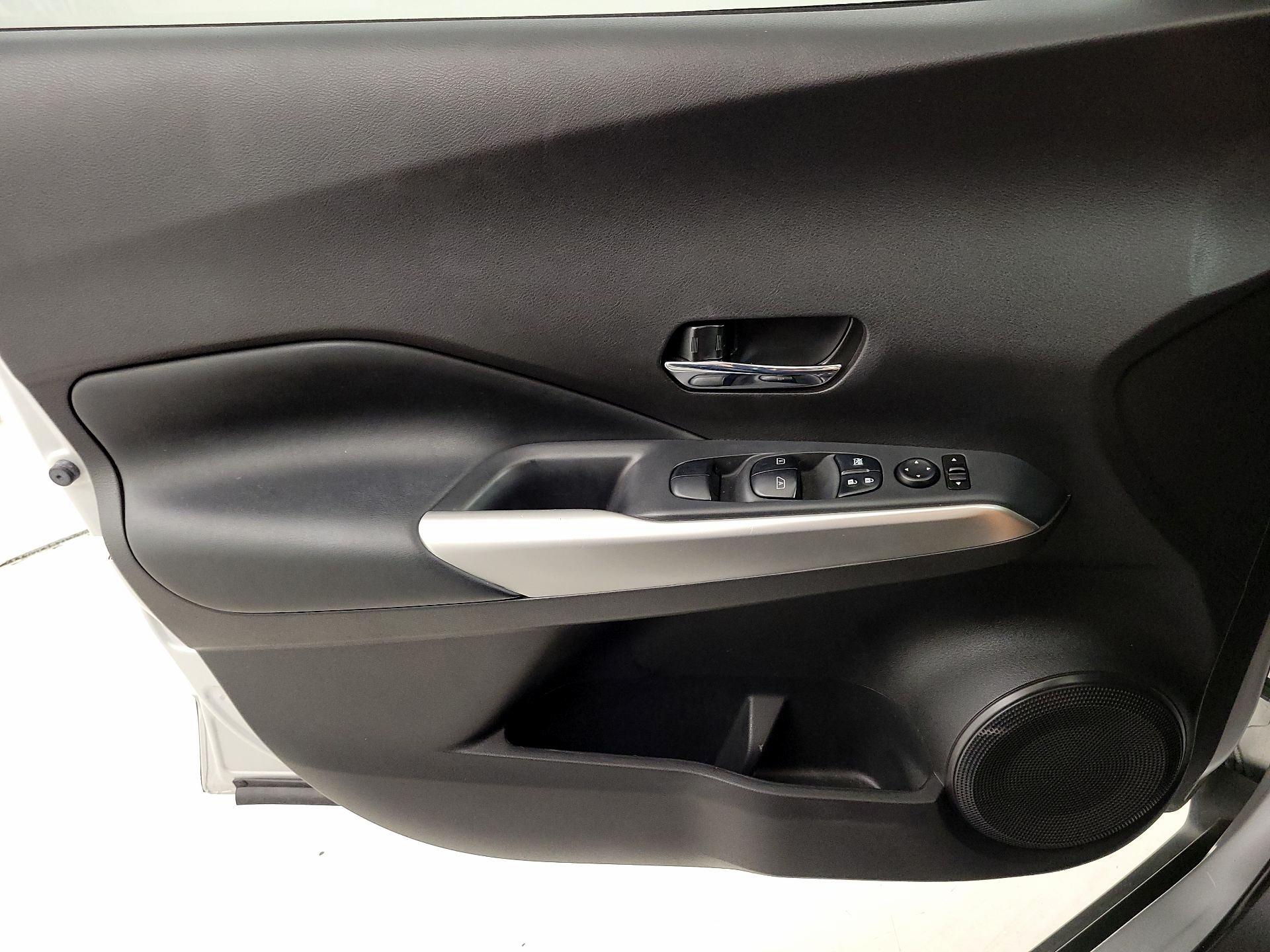 Thumbnail: 2019 Nissan Kicks - 12
