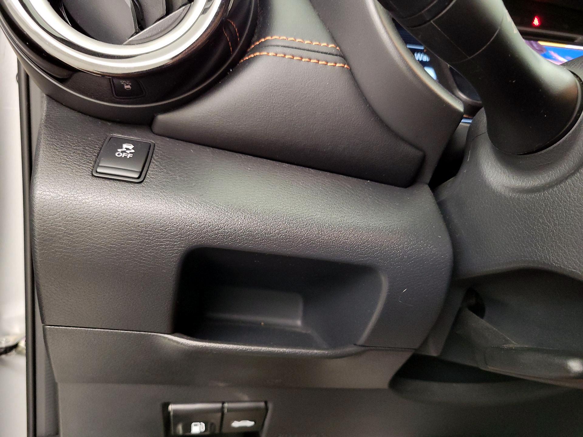 Thumbnail: 2019 Nissan Kicks - 13