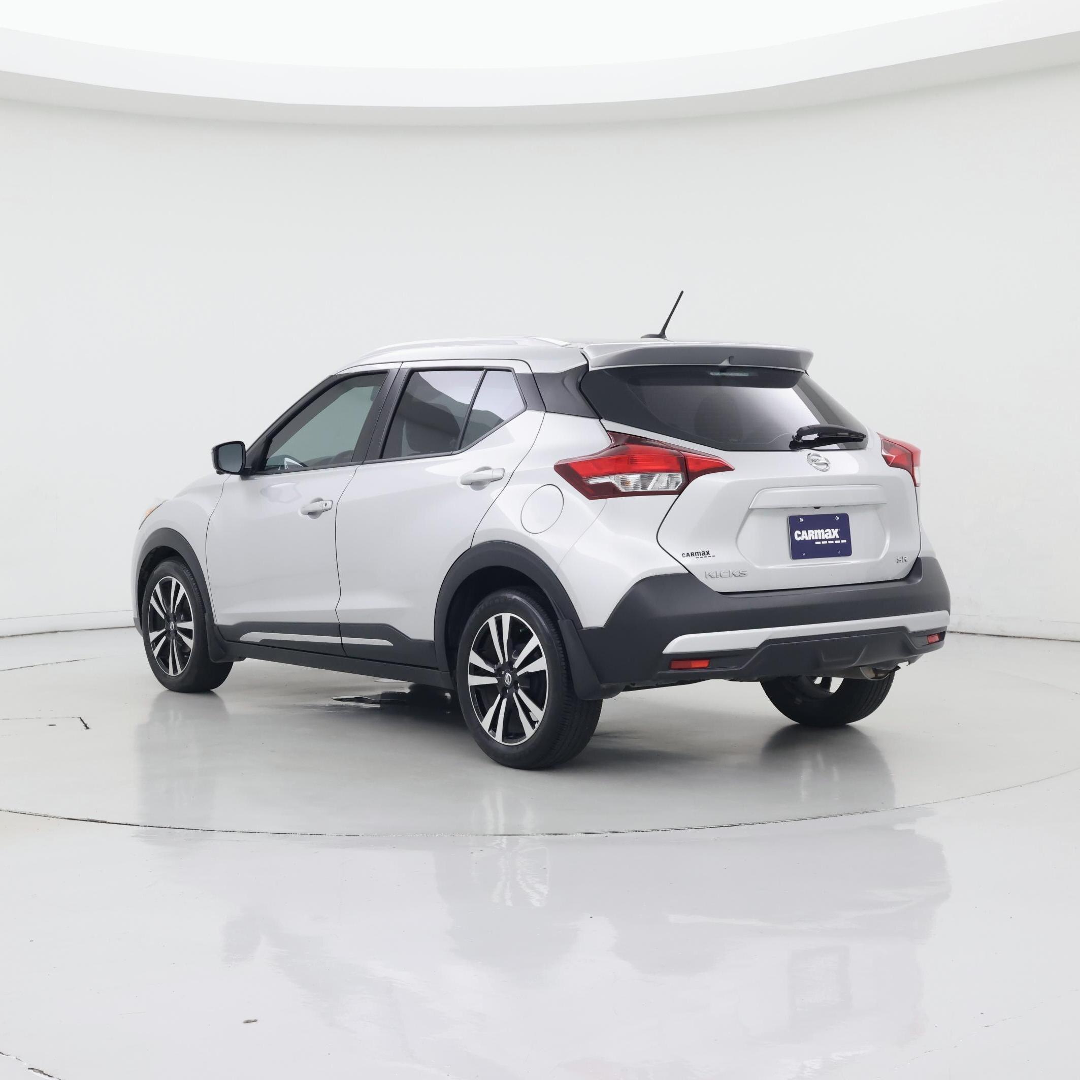 Thumbnail: 2019 Nissan Kicks - 2