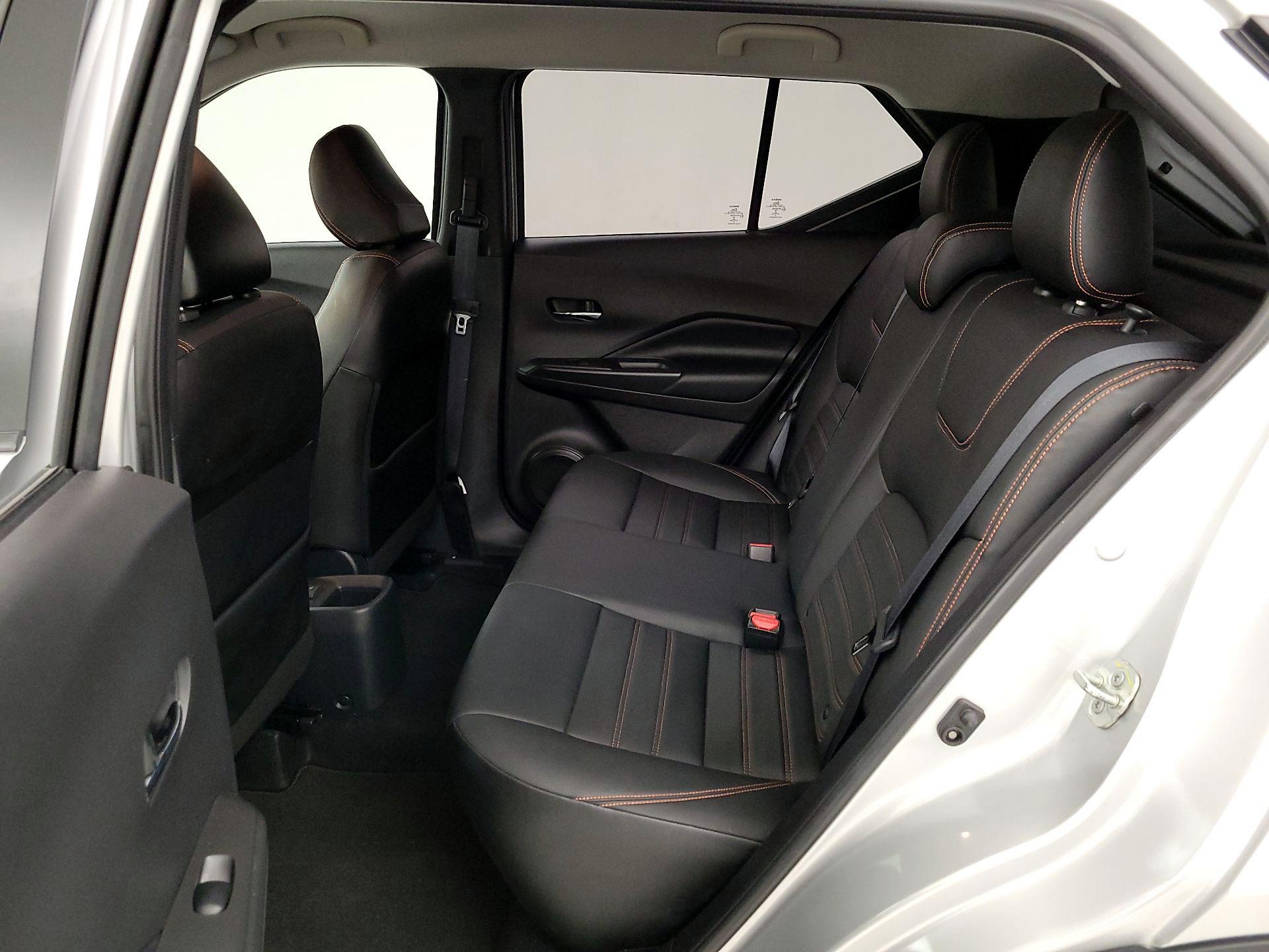 Thumbnail: 2019 Nissan Kicks - 19