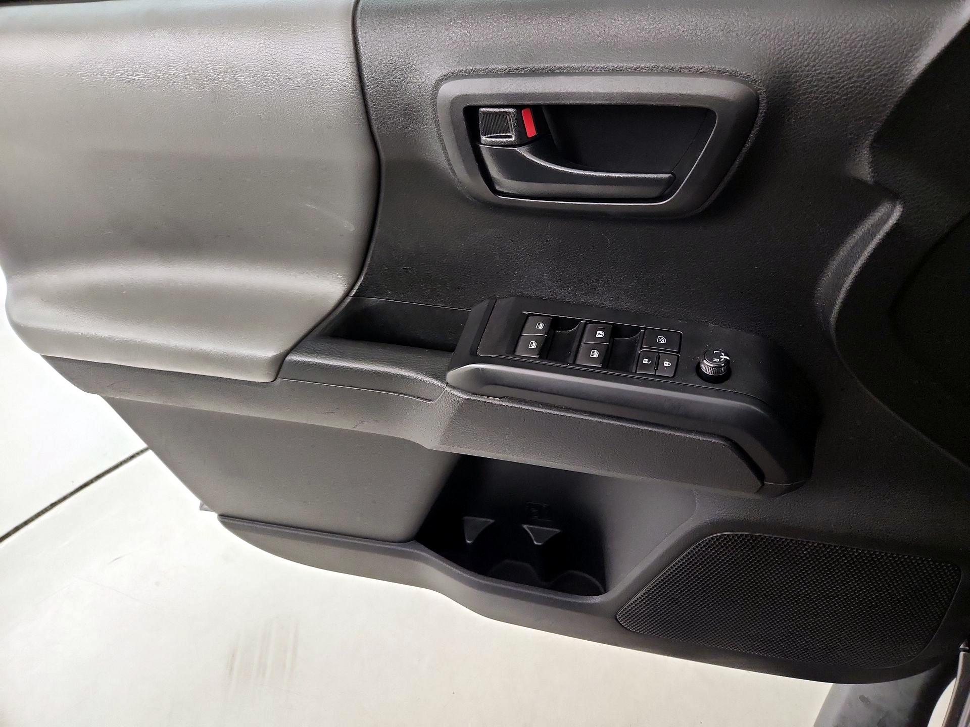 Thumbnail: 2021 Toyota Tacoma - 12