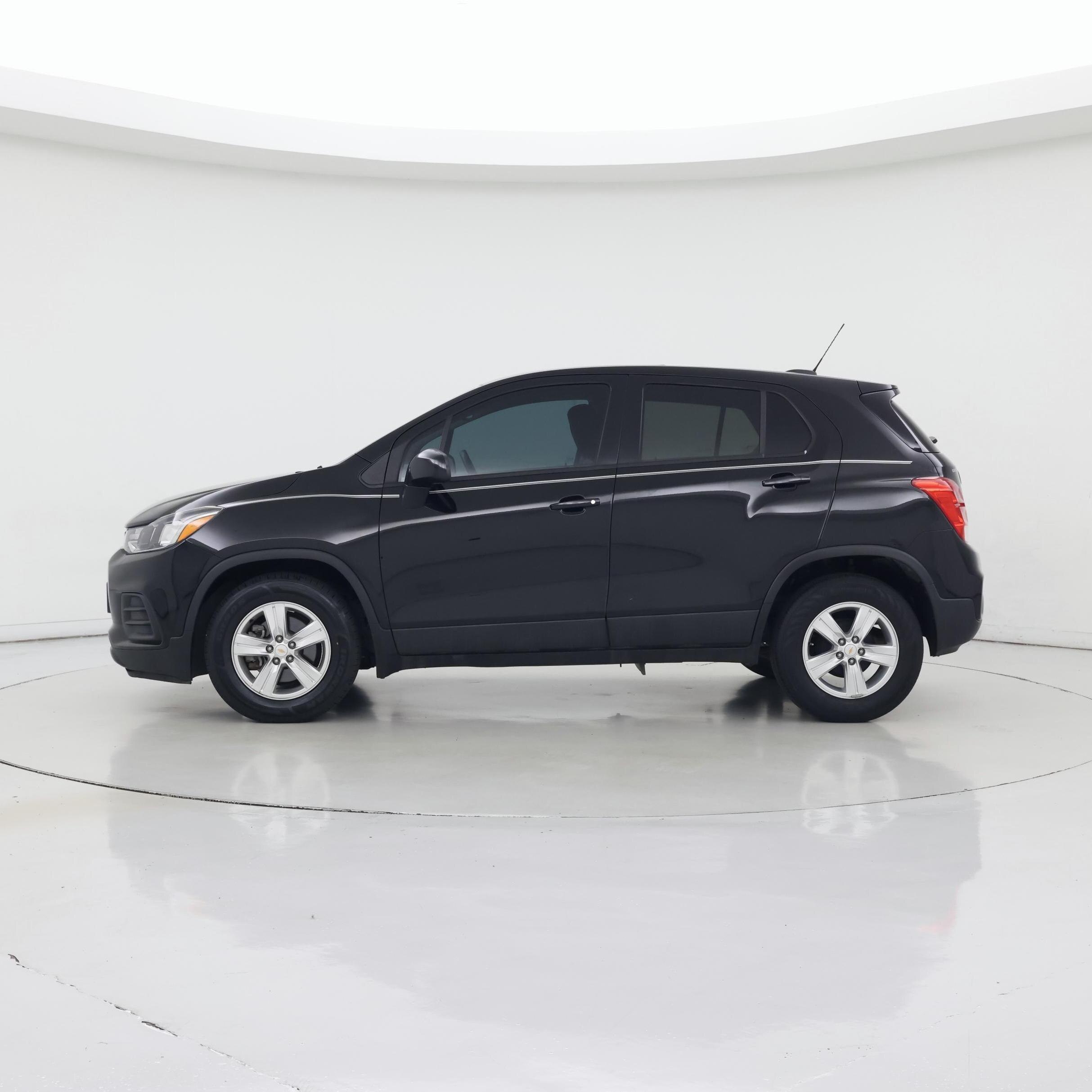 Thumbnail: 2020 Chevrolet Trax - 3