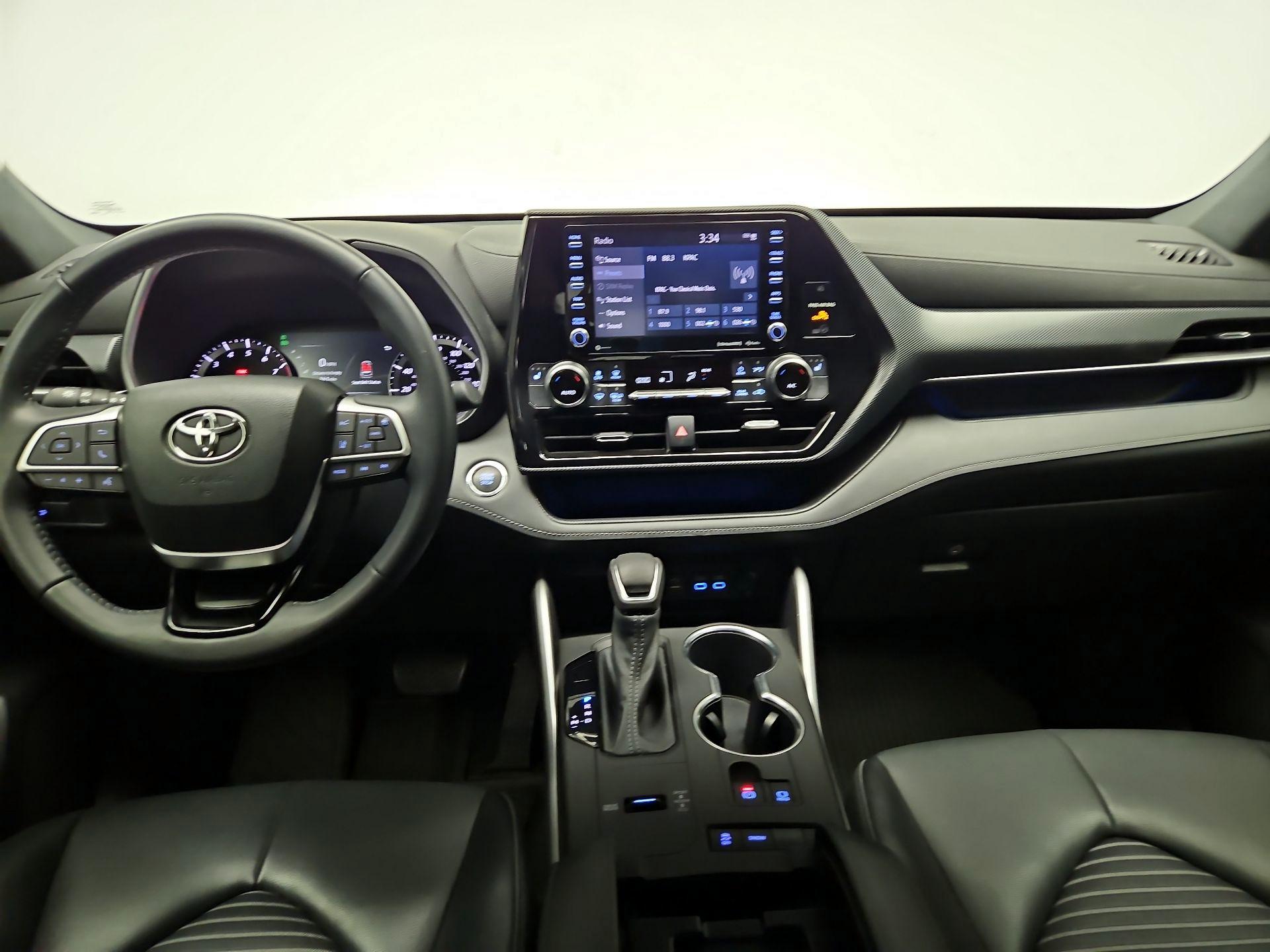 Thumbnail: 2022 Toyota Highlander - 9
