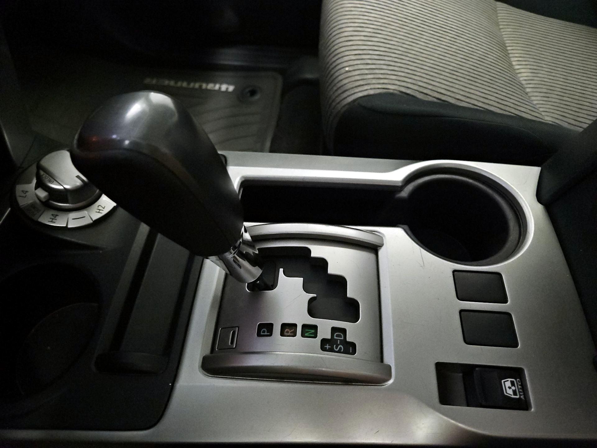 Thumbnail: 2015 Toyota 4Runner - 17
