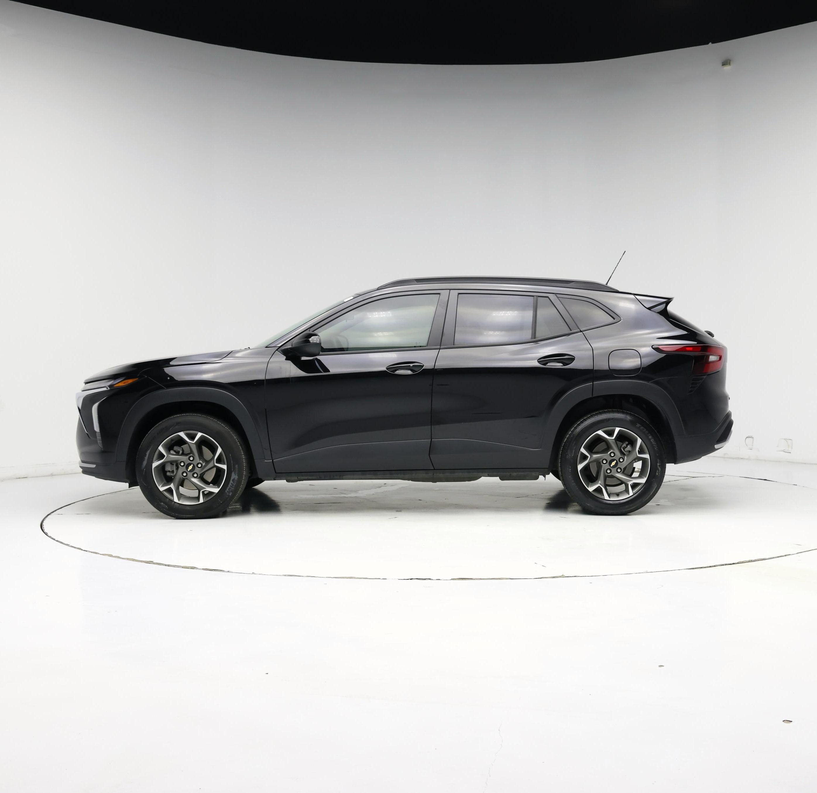 Thumbnail: 2024 Chevrolet Trax - 3