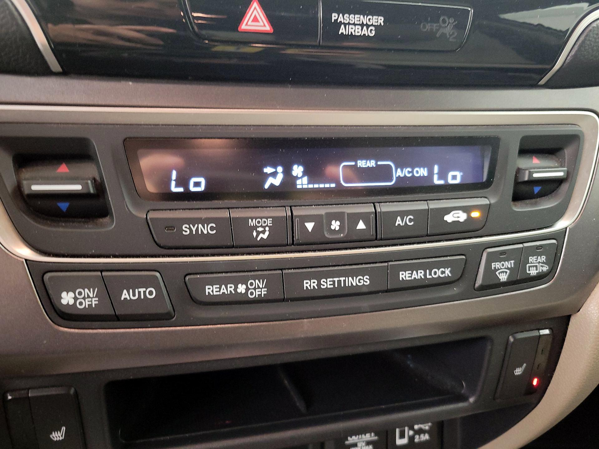 Thumbnail: 2019 Honda Pilot - 16