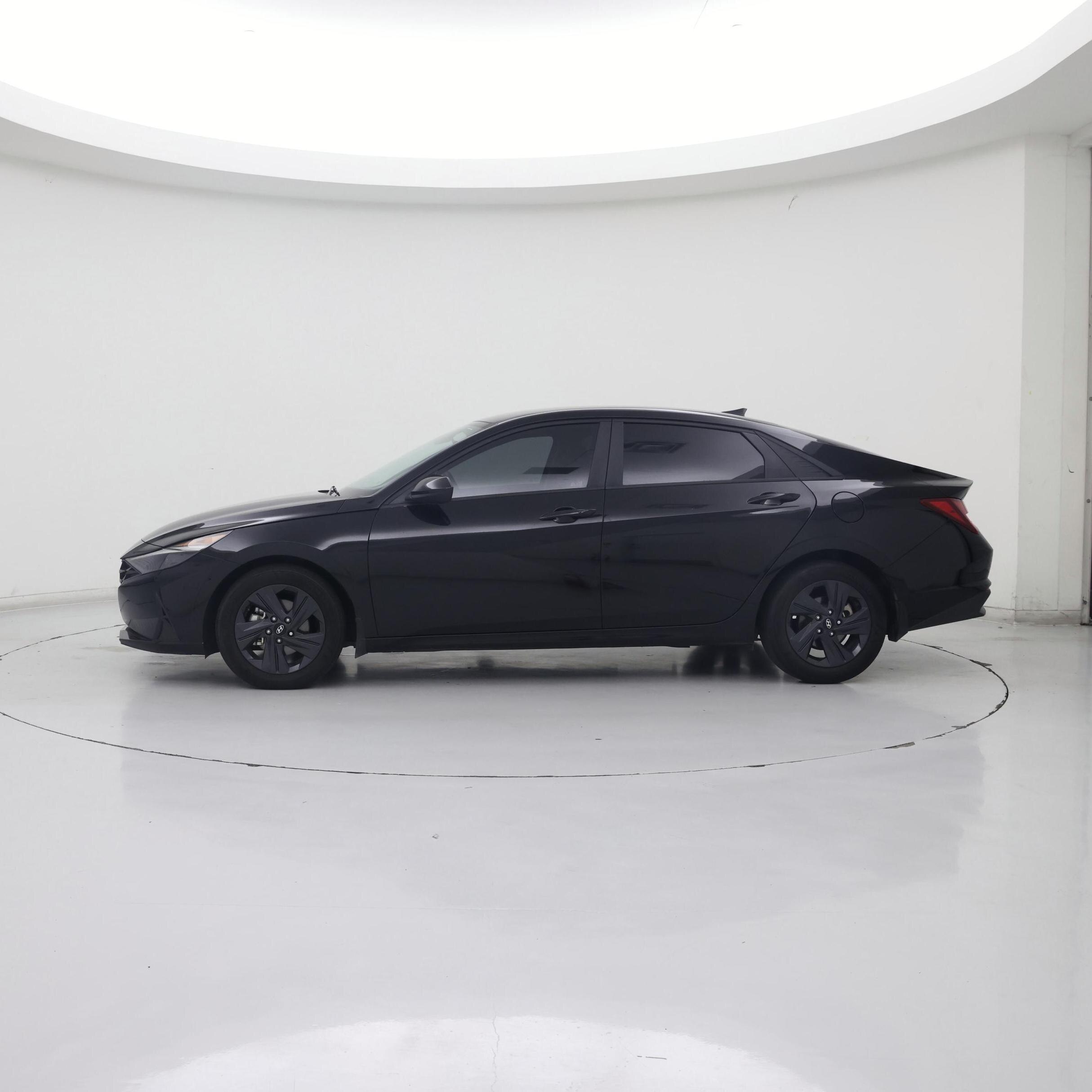 Thumbnail: 2023 Hyundai Elantra - 3
