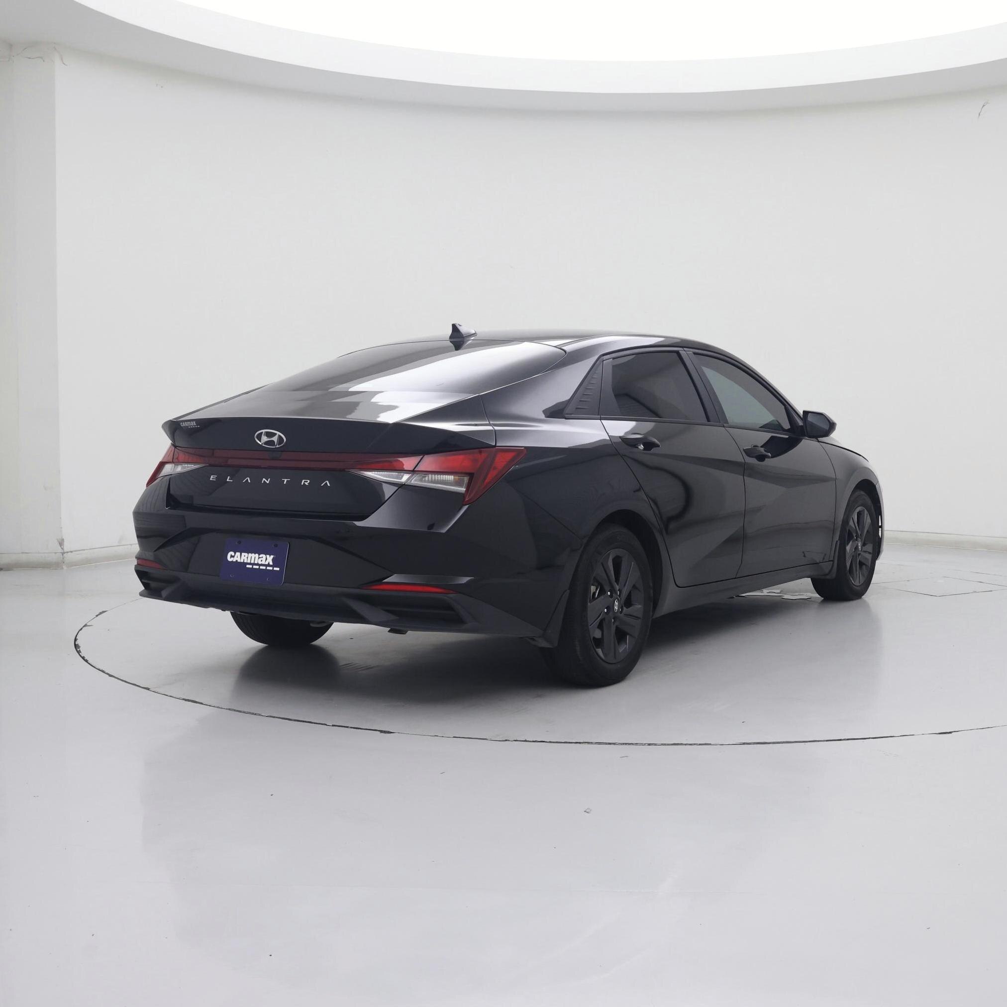 Thumbnail: 2023 Hyundai Elantra - 8