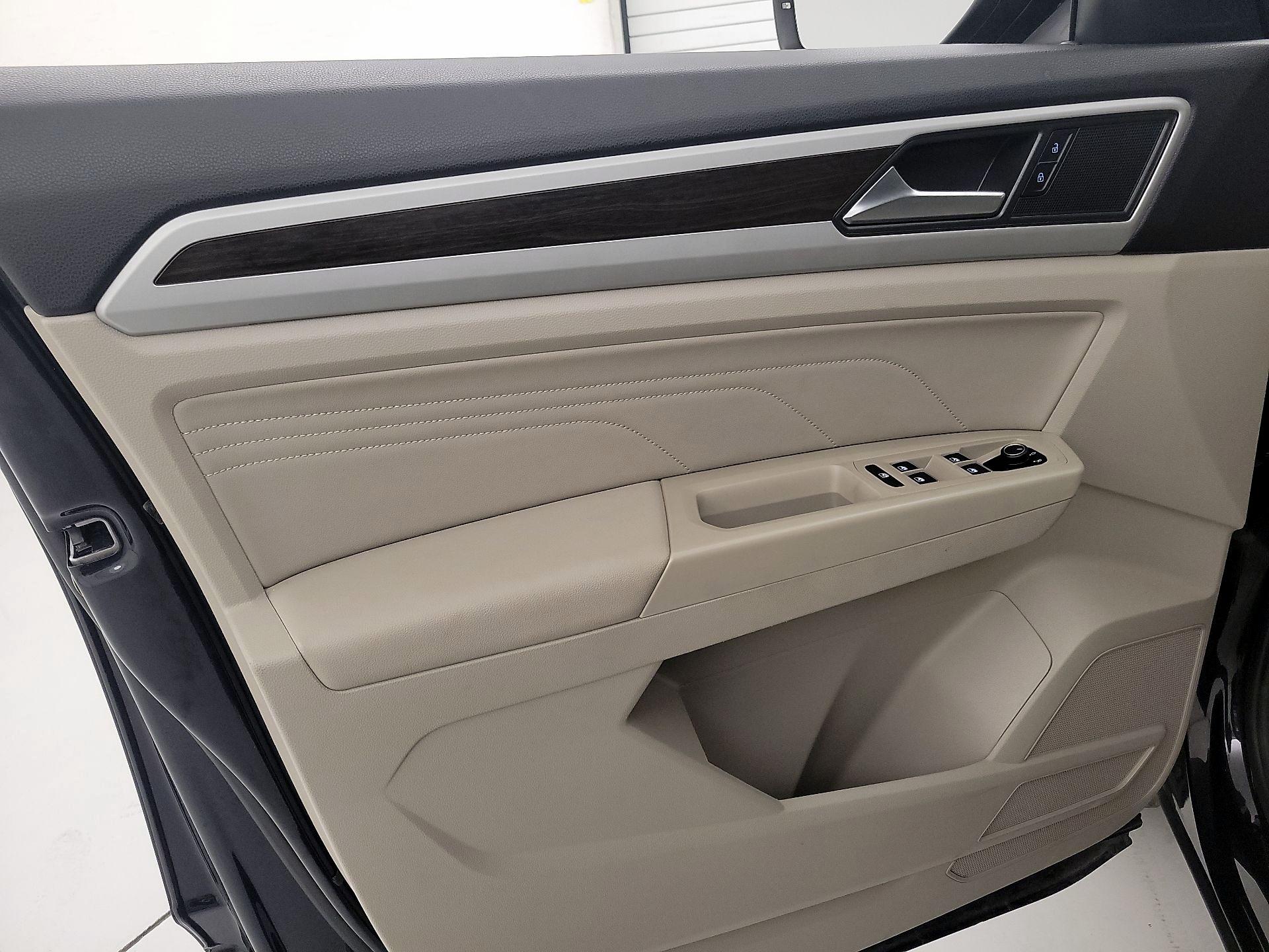 Thumbnail: 2022 Volkswagen Atlas - 12