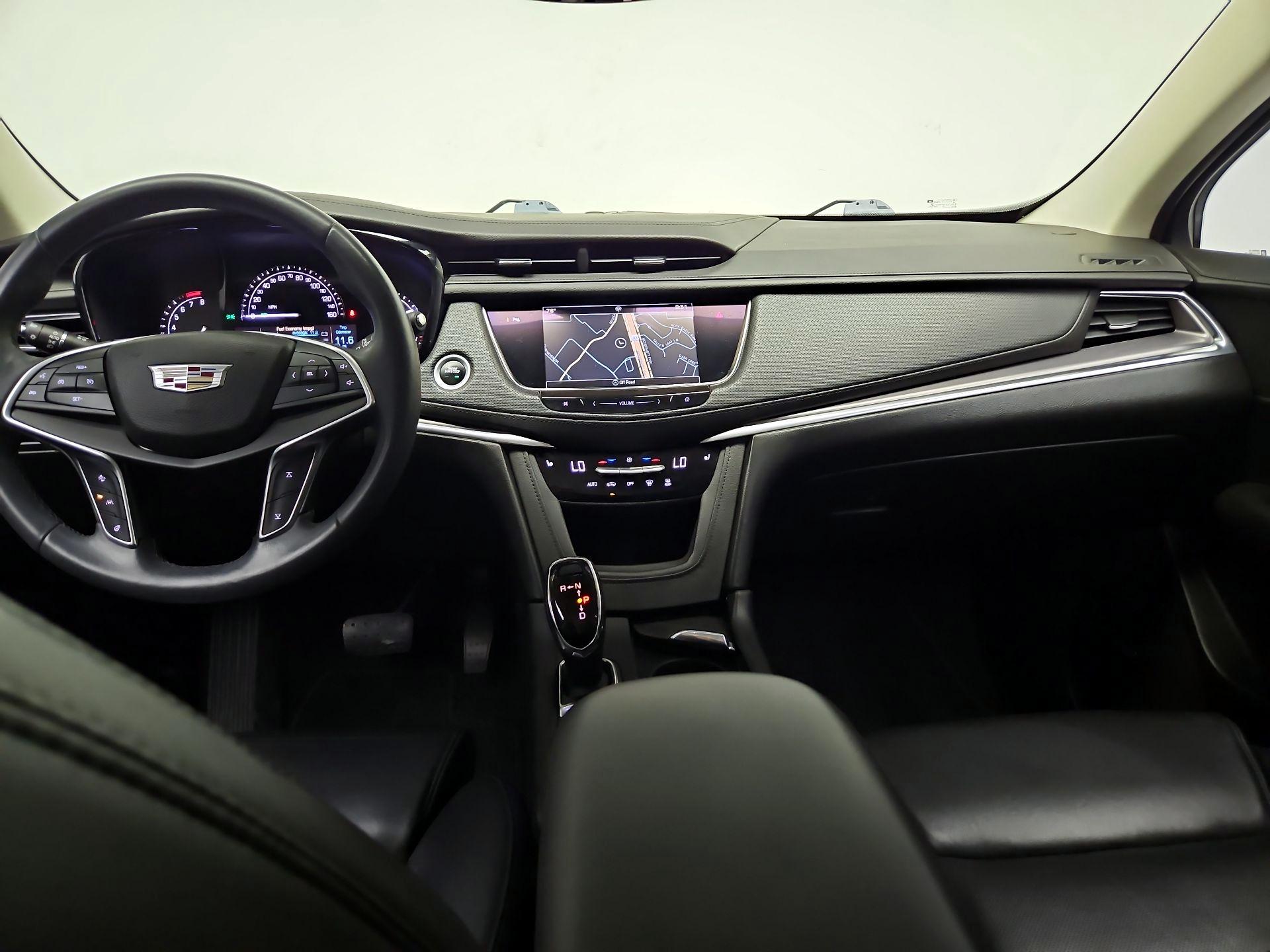 Thumbnail: 2017 Cadillac XT5 - 9
