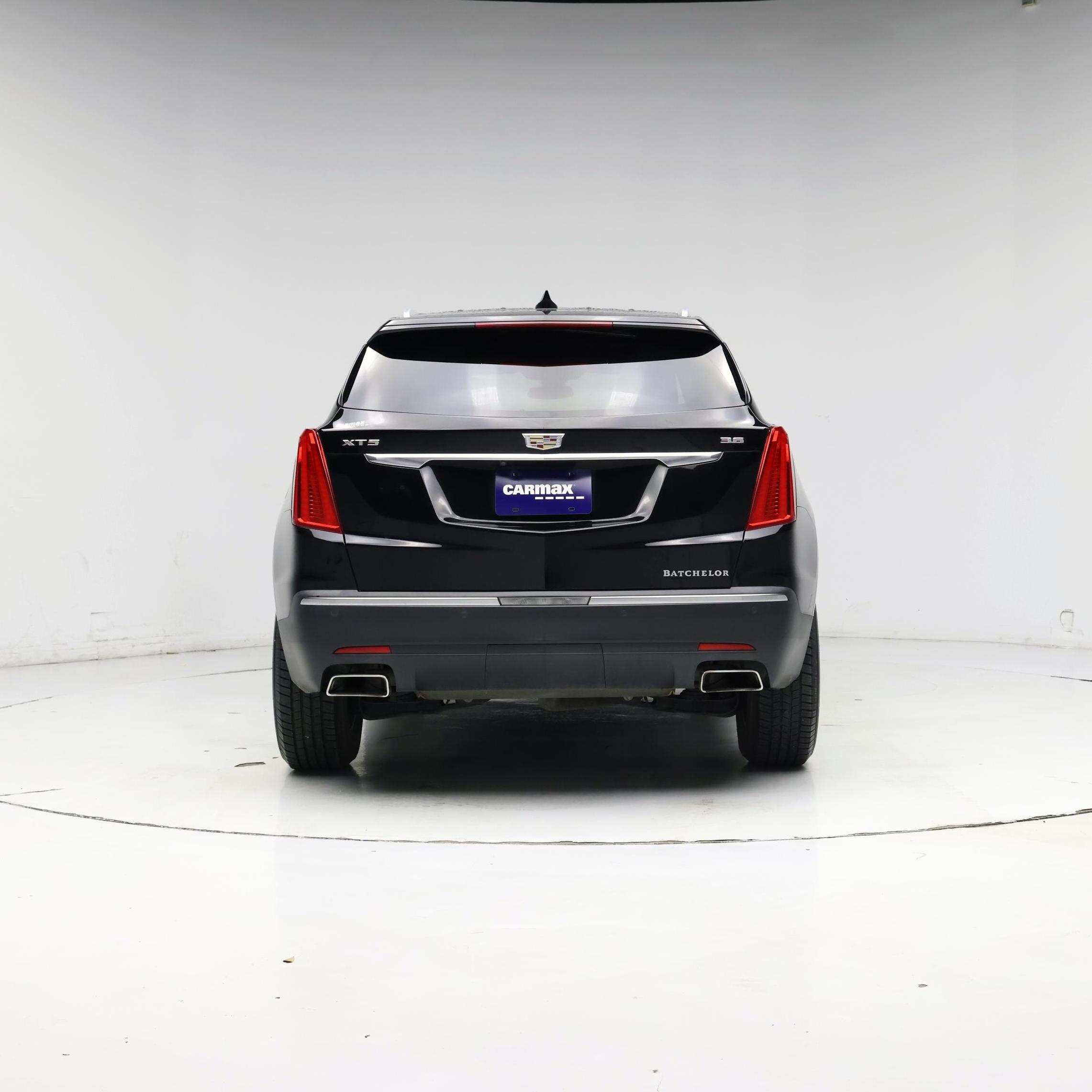 Thumbnail: 2017 Cadillac XT5 - 6