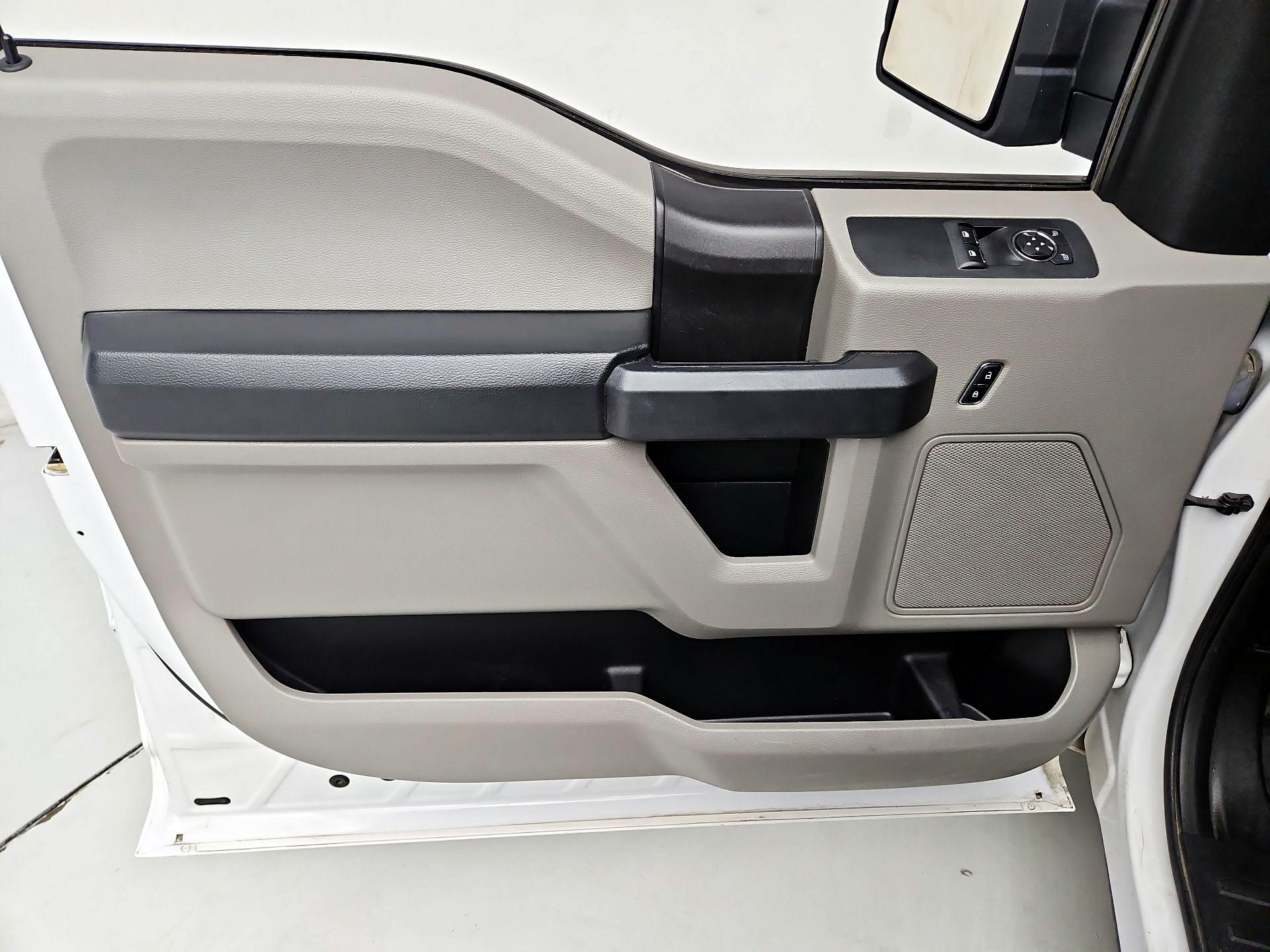 Thumbnail: 2016 Ford F-150 - 12