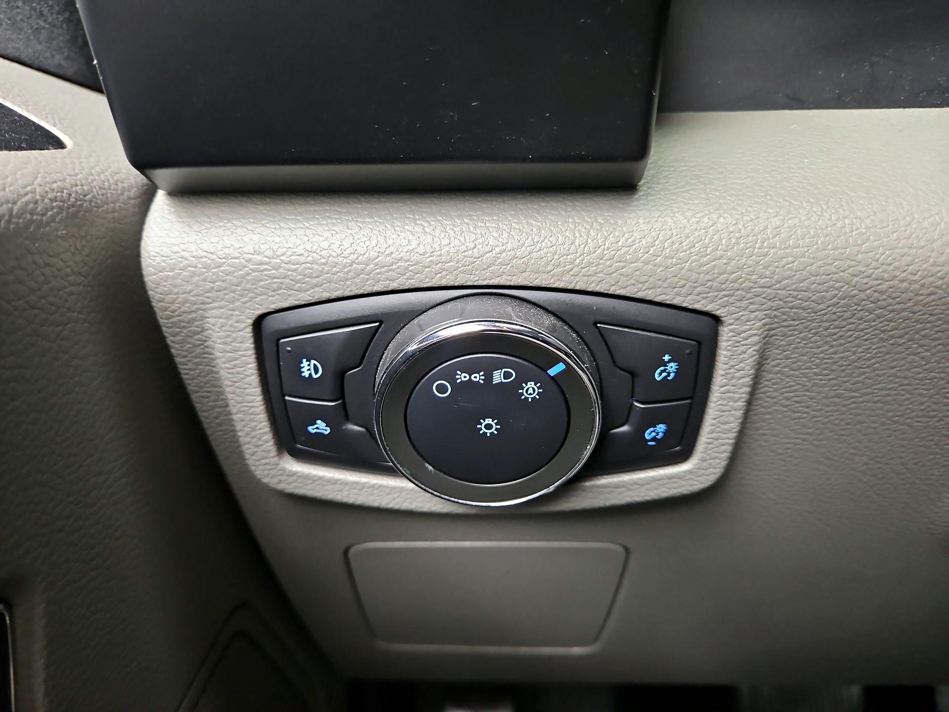 Thumbnail: 2016 Ford F-150 - 13