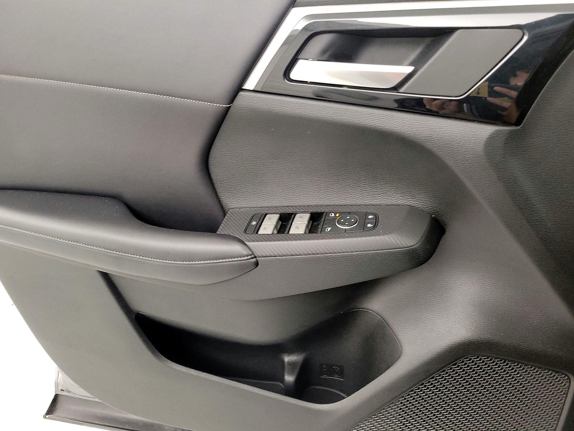 Thumbnail: 2022 Mitsubishi Outlander - 12