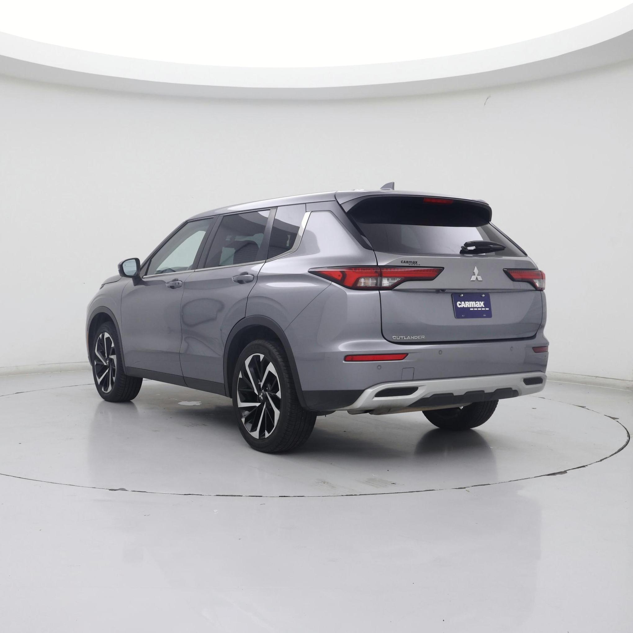 Thumbnail: 2022 Mitsubishi Outlander - 2