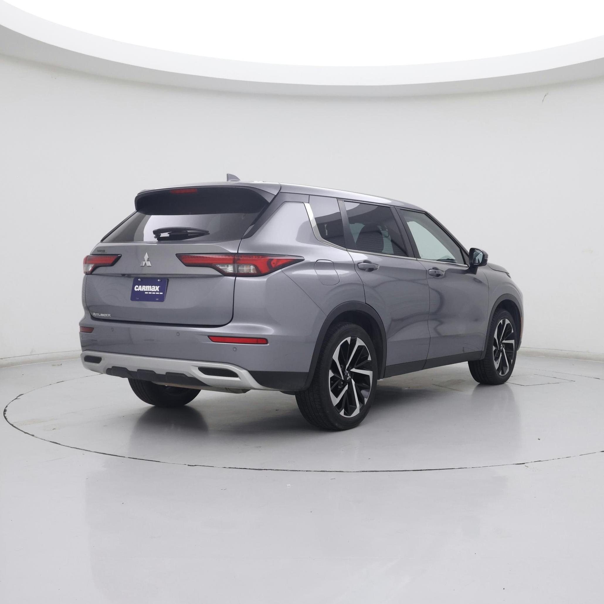 Thumbnail: 2022 Mitsubishi Outlander - 8