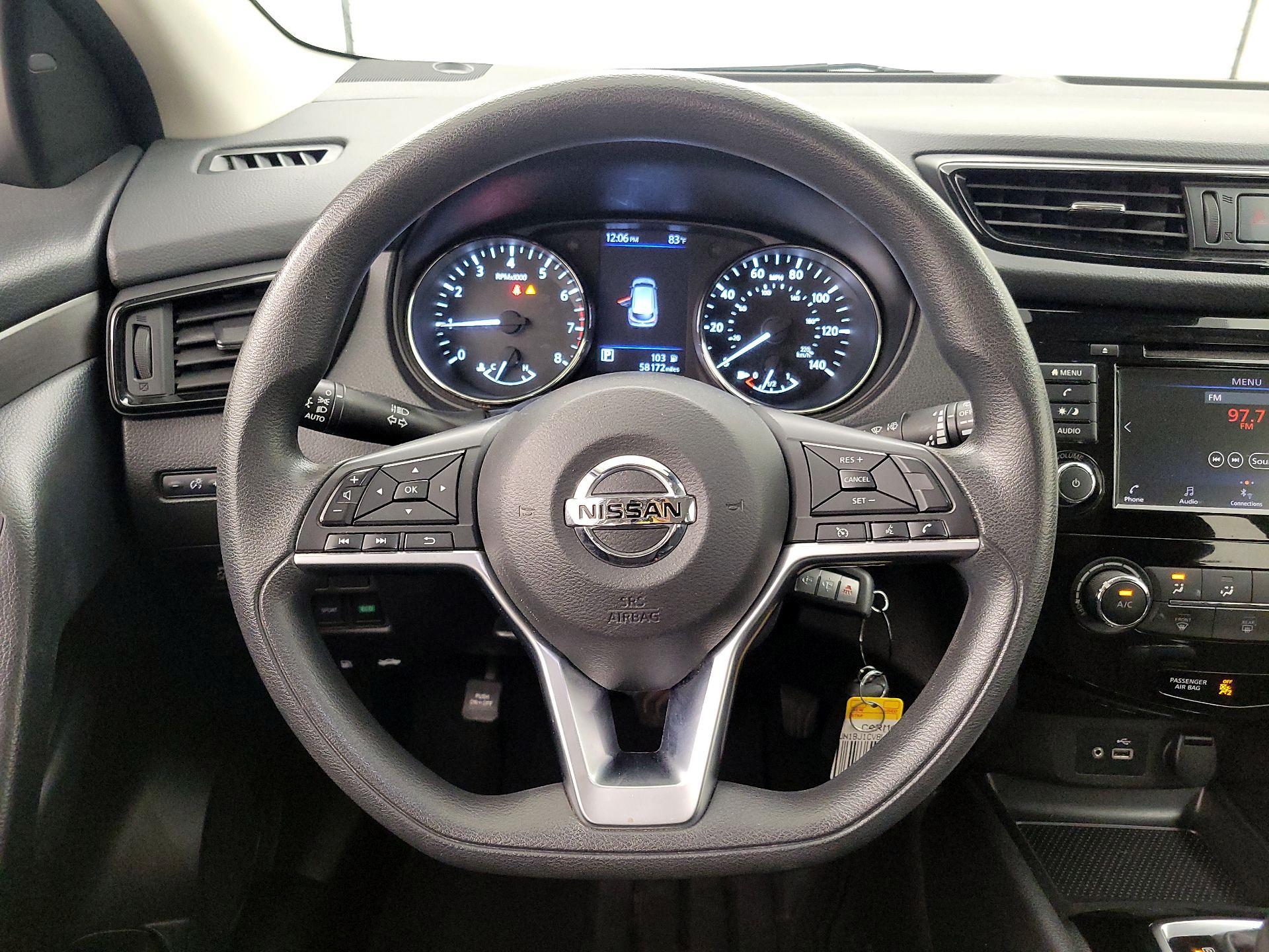 Thumbnail: 2020 Nissan Rogue Sport - 10