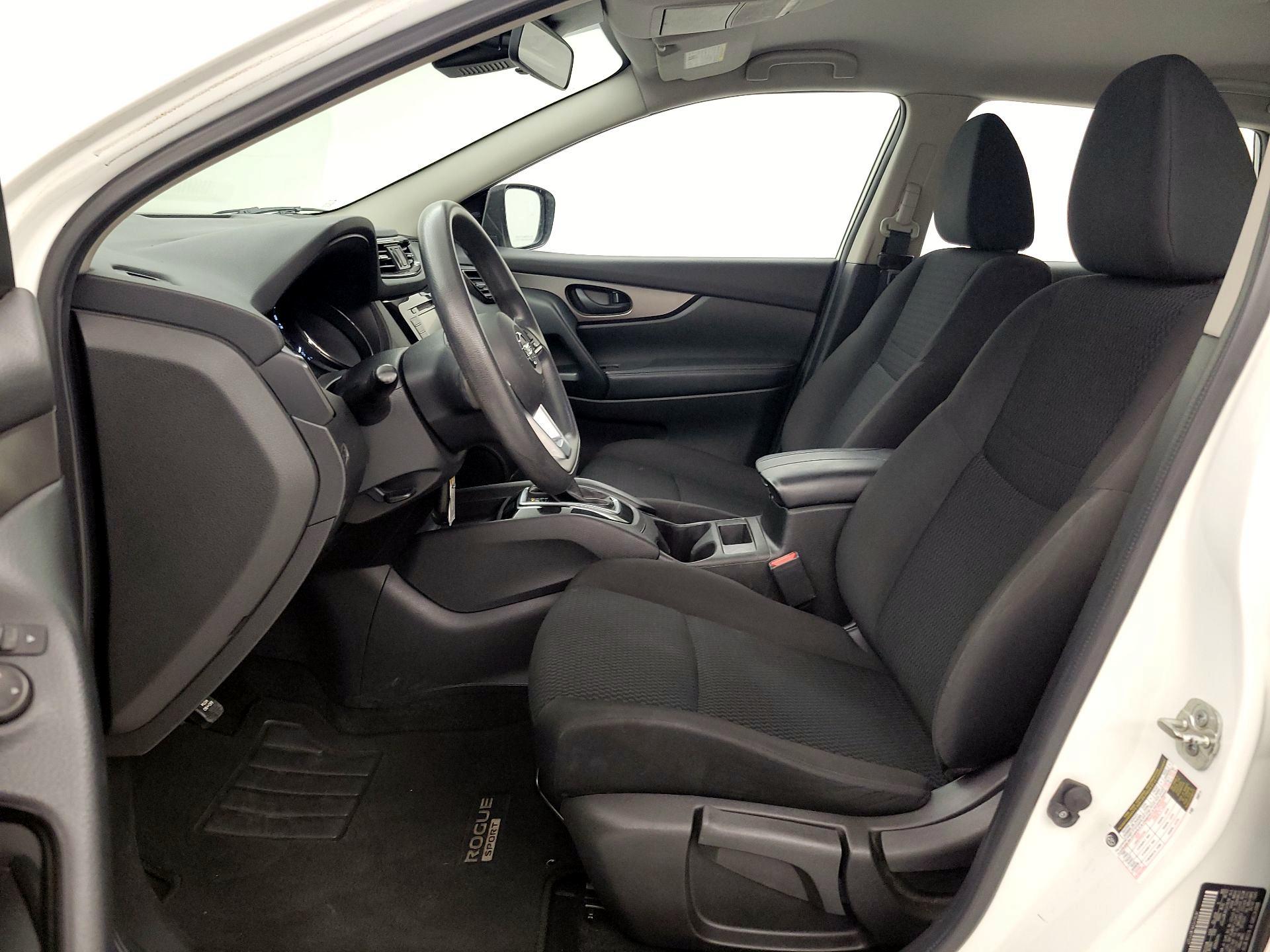 Thumbnail: 2020 Nissan Rogue Sport - 11