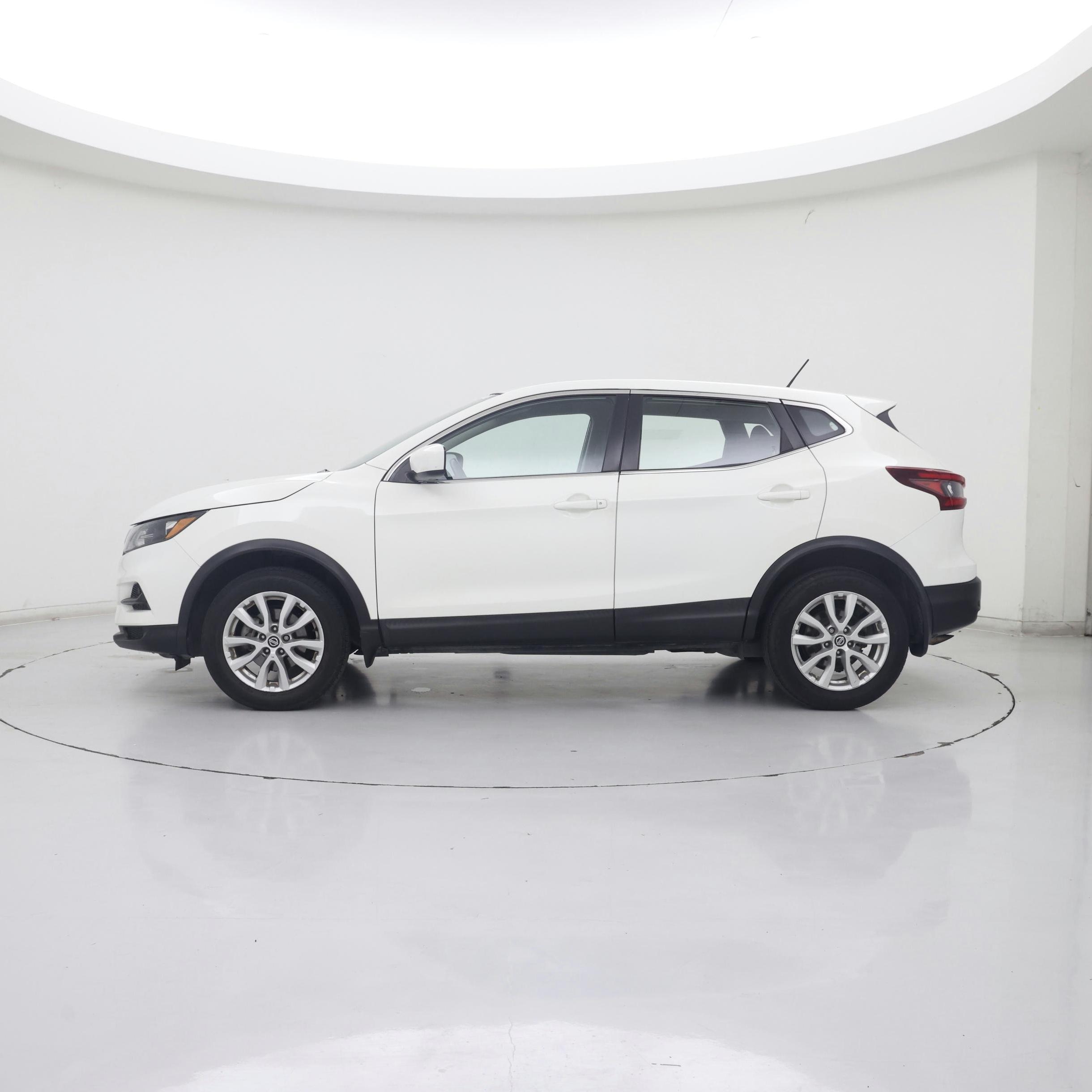 Thumbnail: 2020 Nissan Rogue Sport - 3
