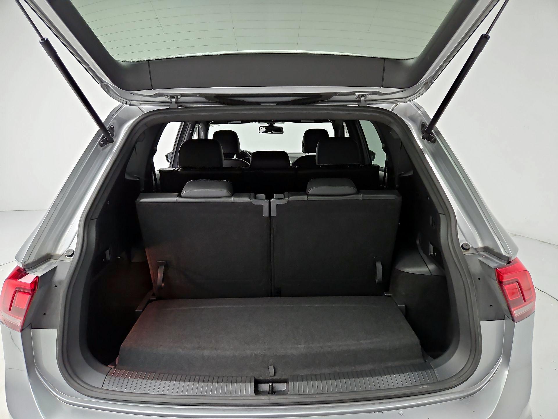 Thumbnail: 2021 Volkswagen Tiguan - 20