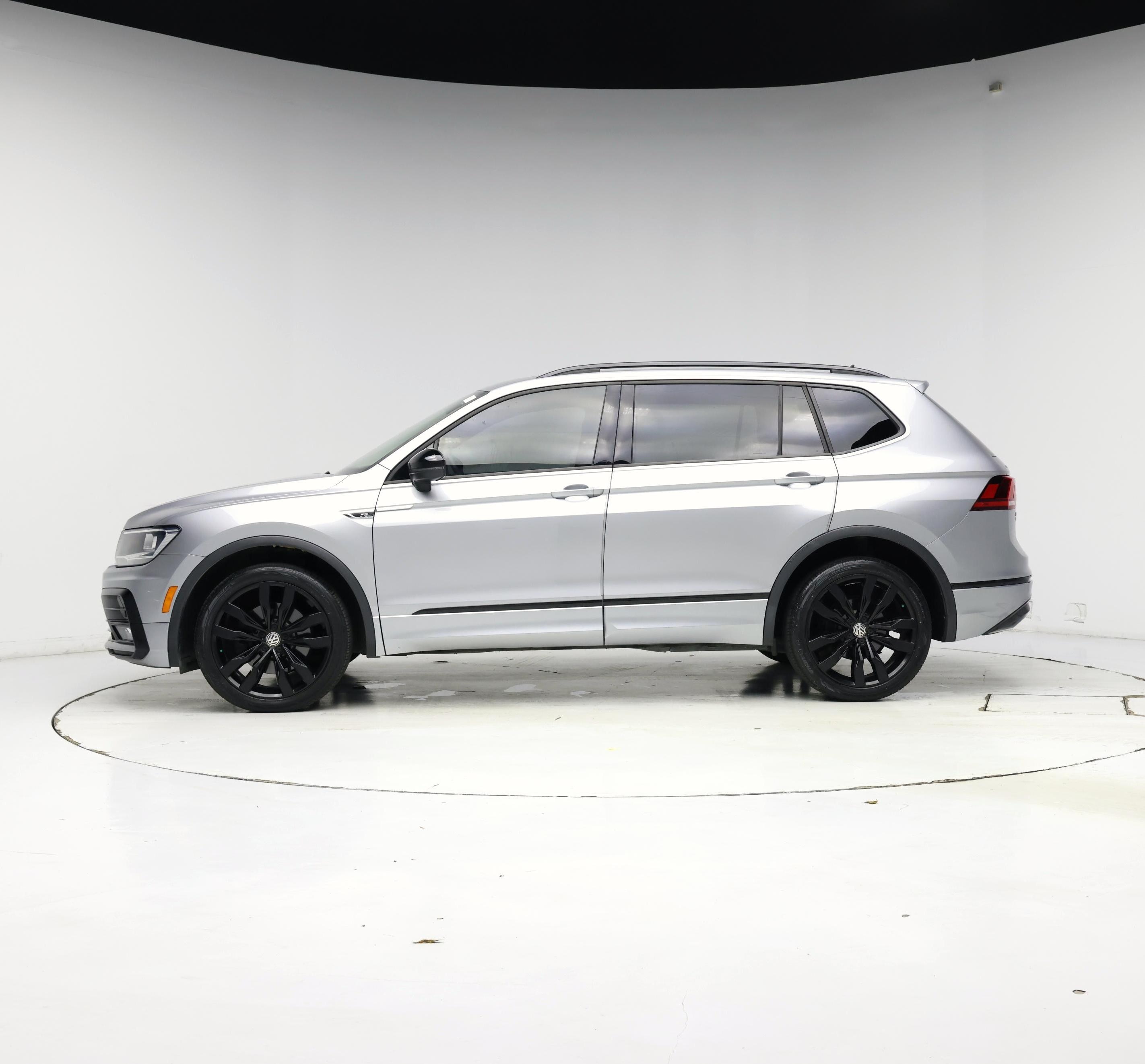 Thumbnail: 2021 Volkswagen Tiguan - 3