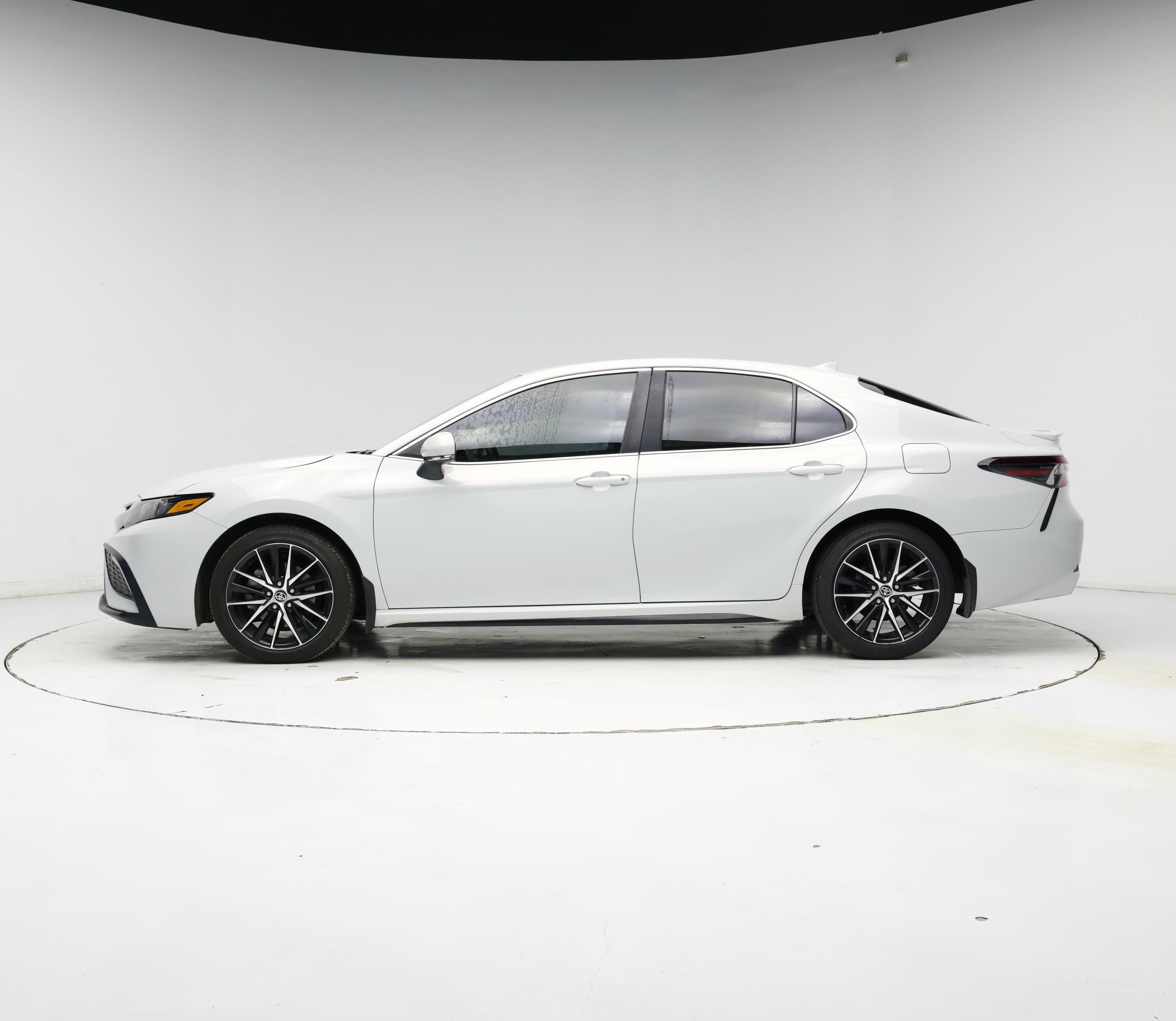 Thumbnail: 2024 Toyota Camry - 3